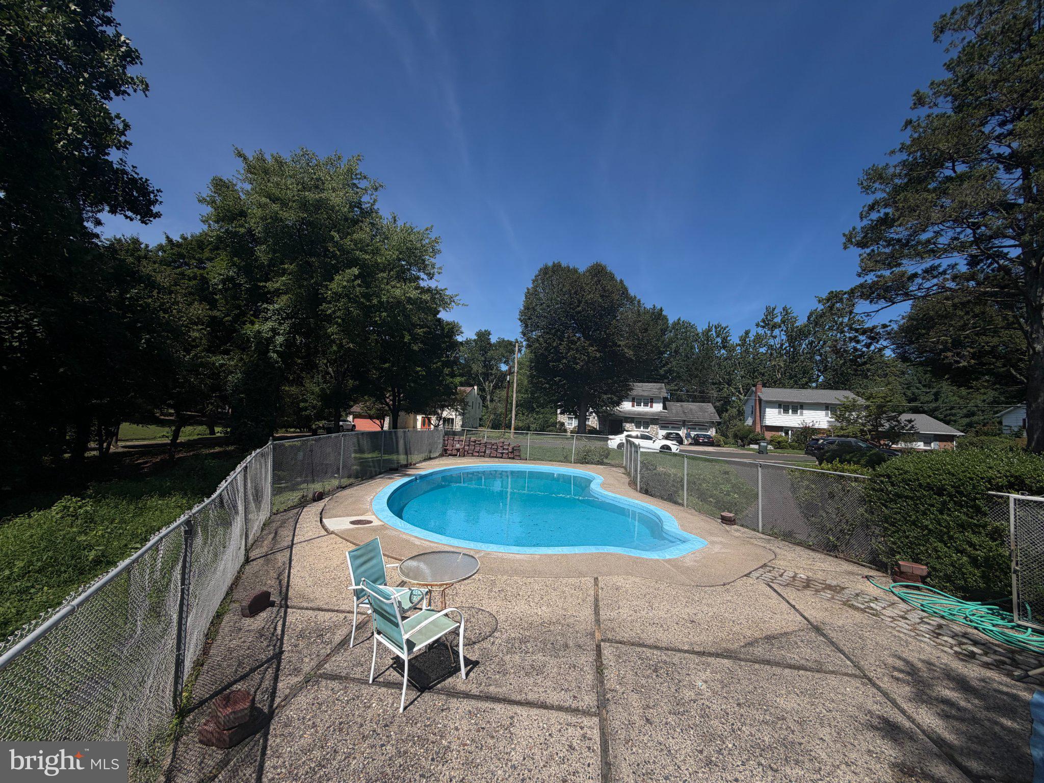 975 SPRING VIEW DRIVE