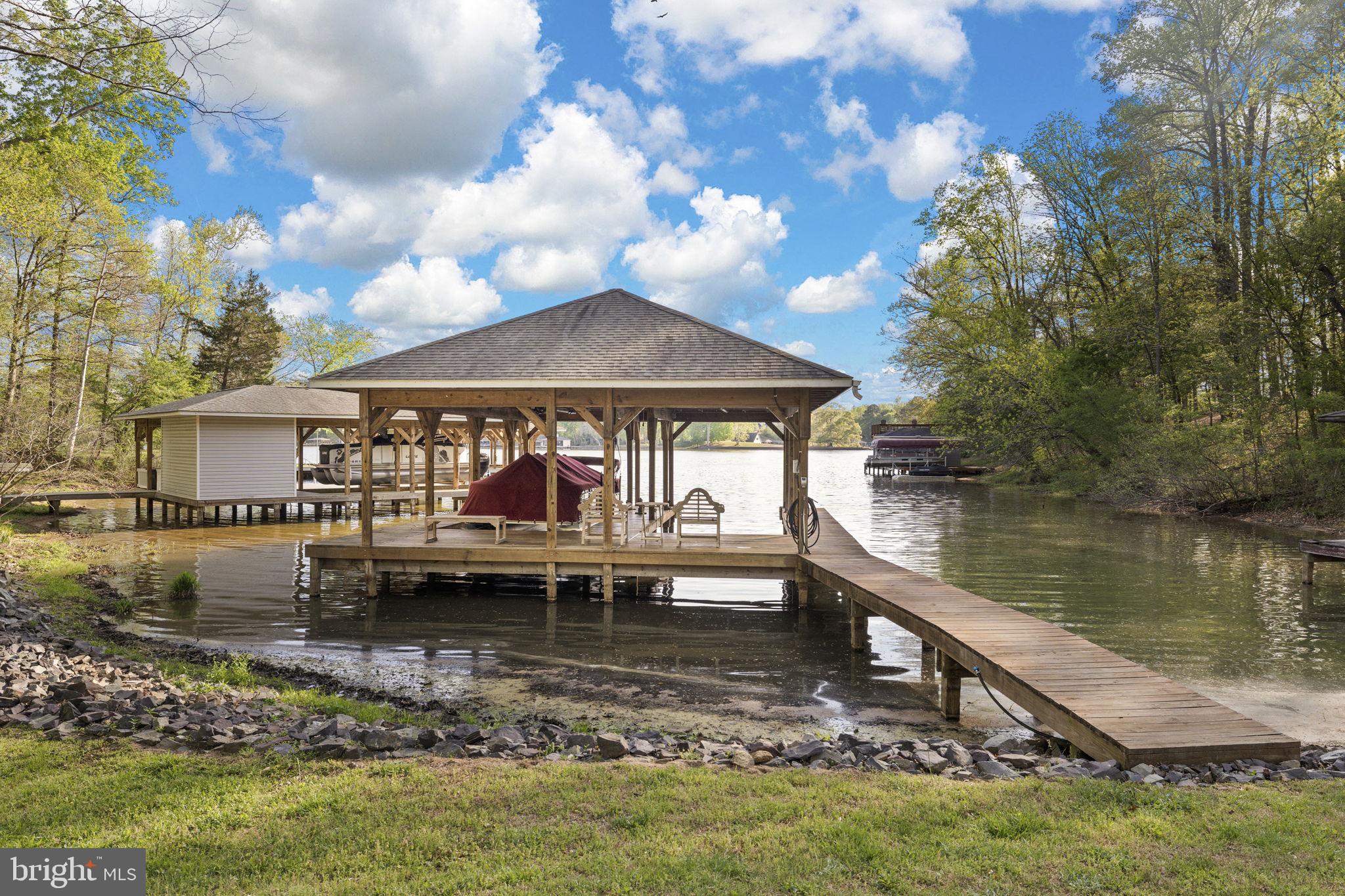 SARA SCOTT ESTATE - Residential