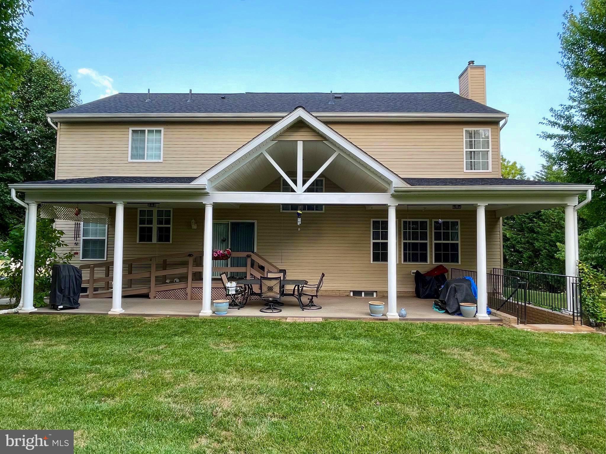 APPLE KNOLLS ESTATES - Residential