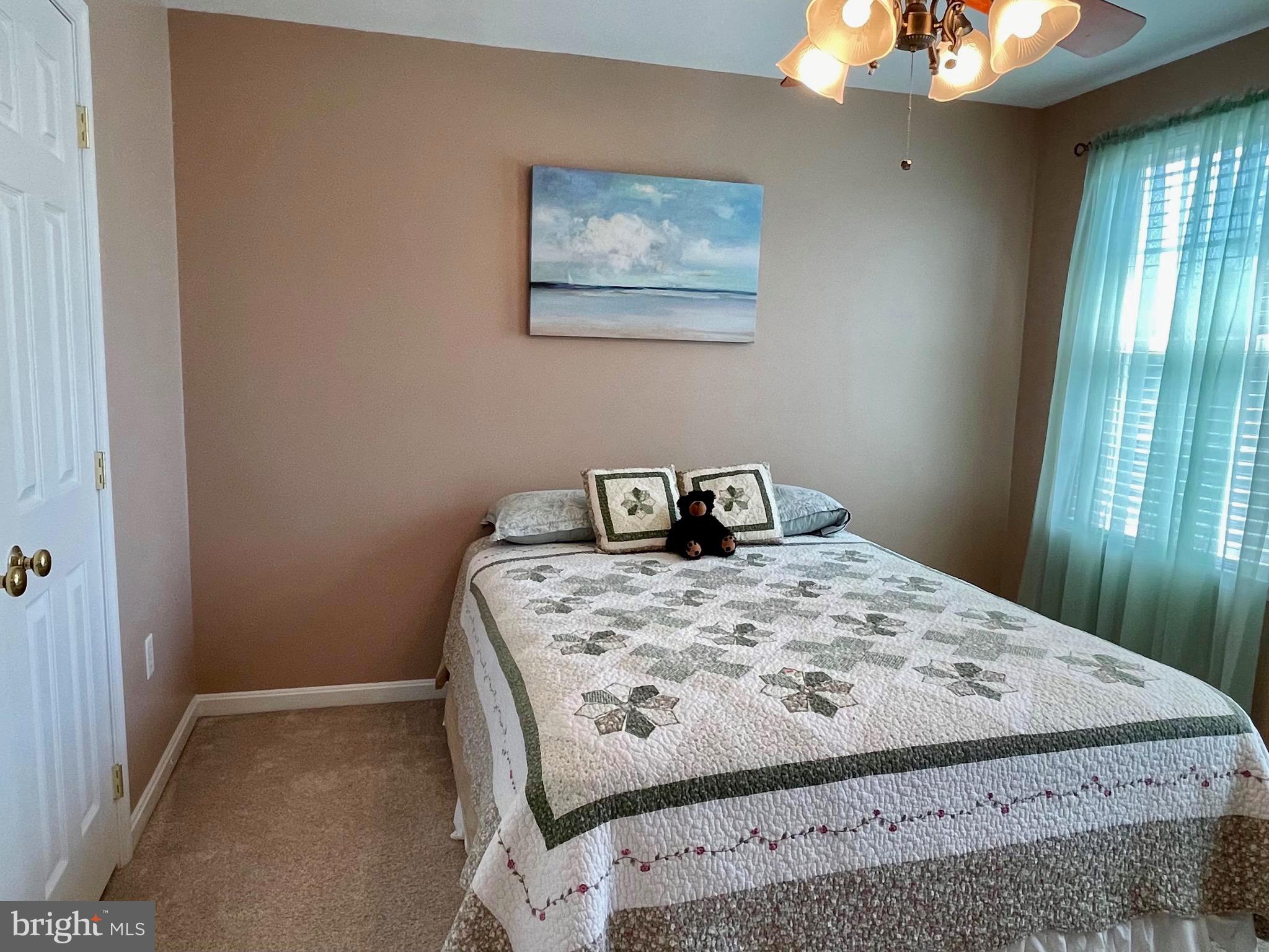 APPLE KNOLLS ESTATES - Residential