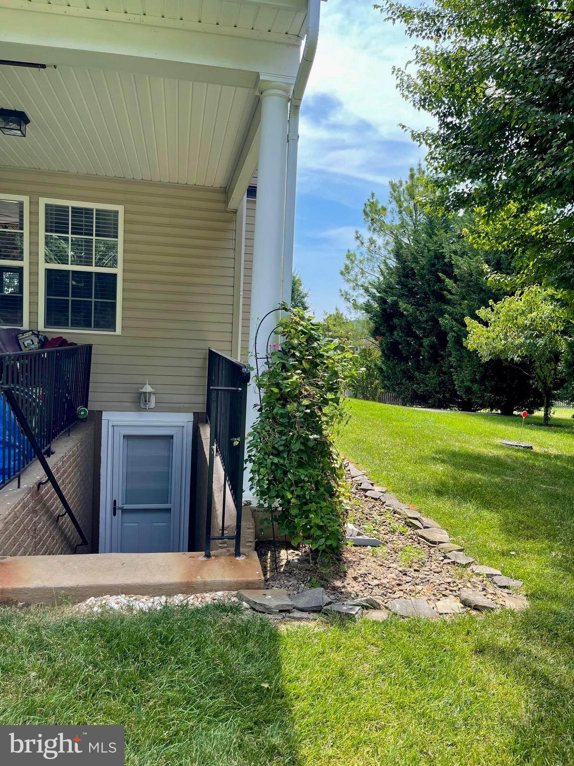 APPLE KNOLLS ESTATES - Residential