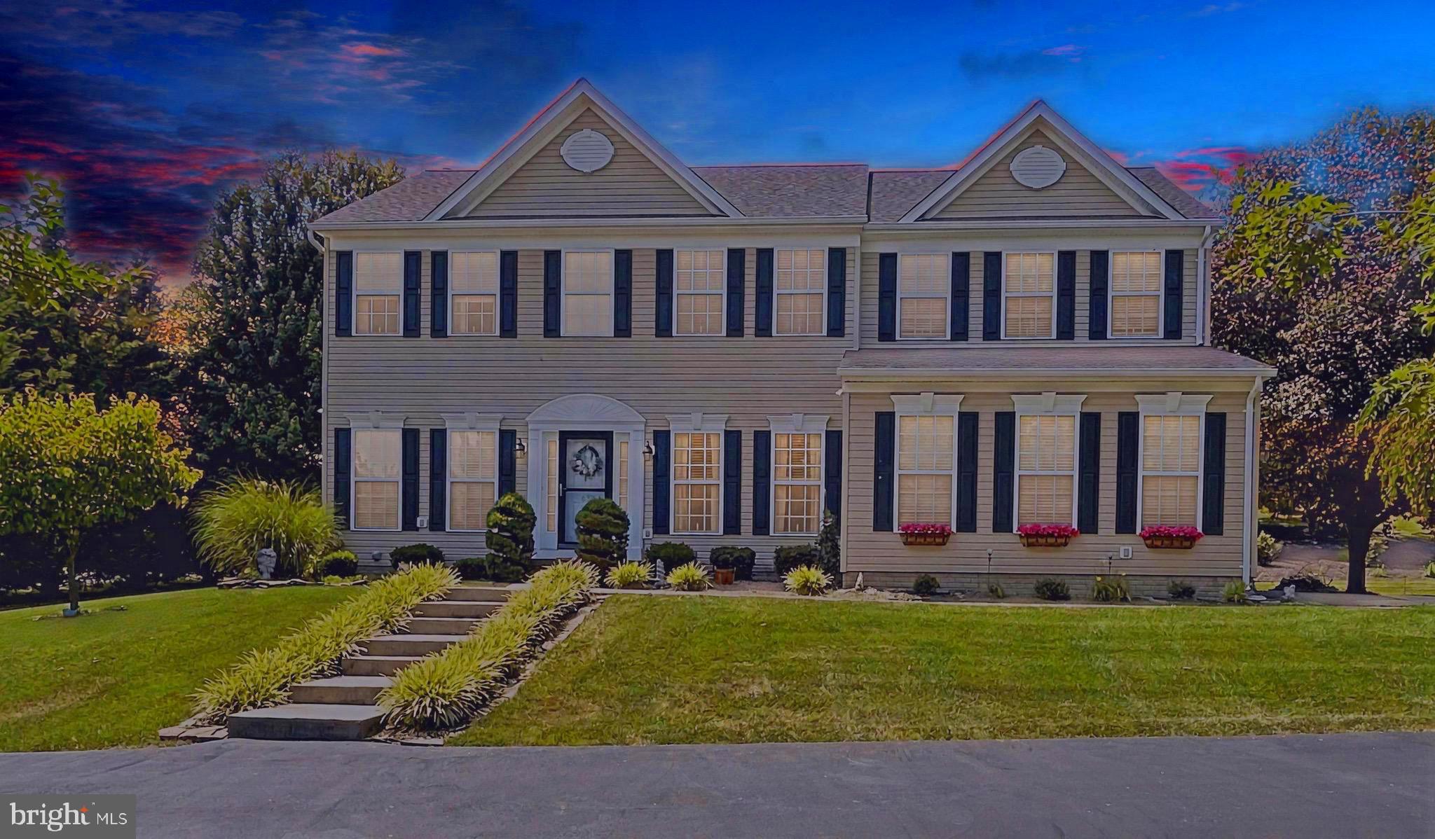 APPLE KNOLLS ESTATES - Residential