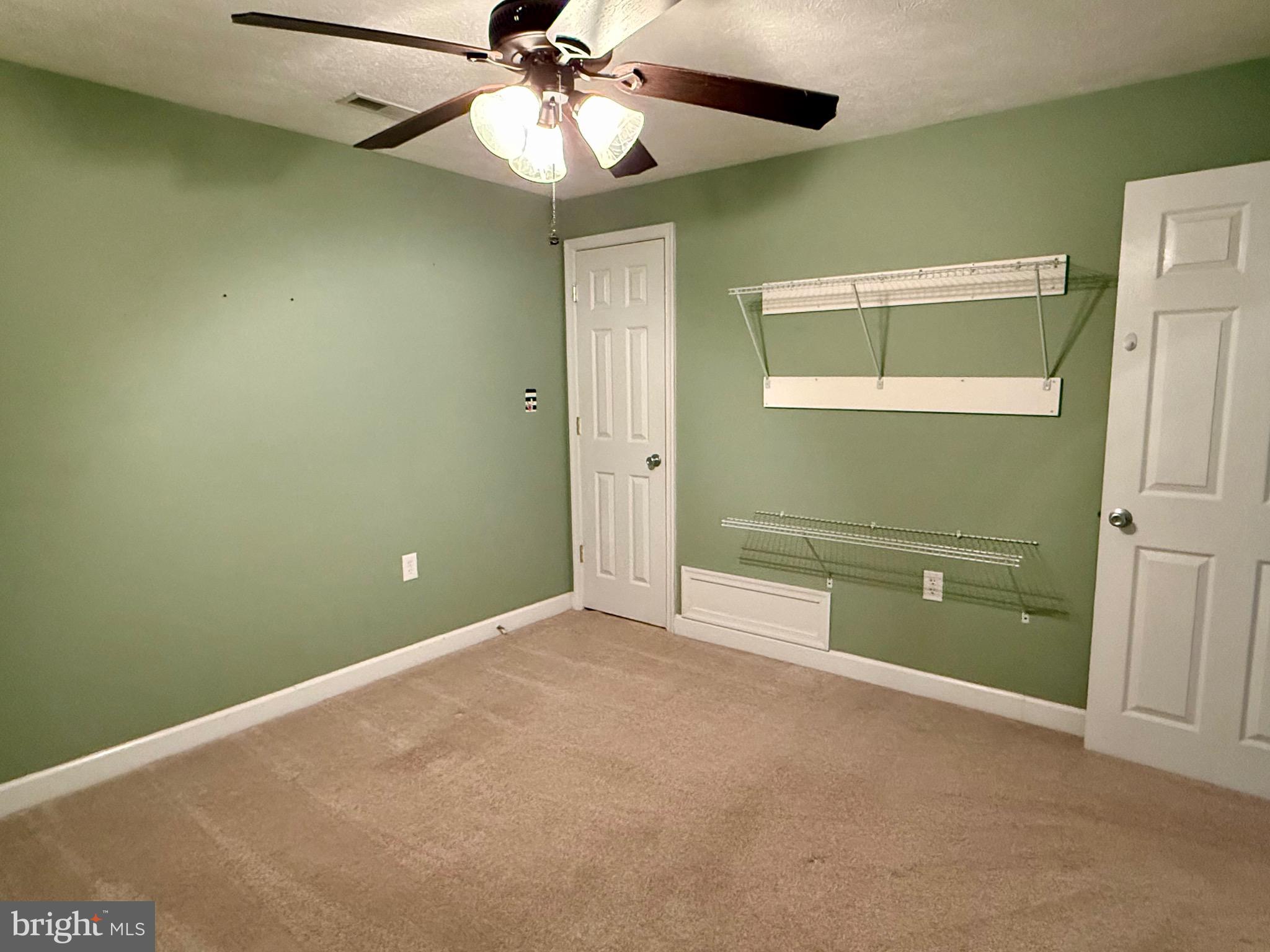 APPLE KNOLLS ESTATES - Residential