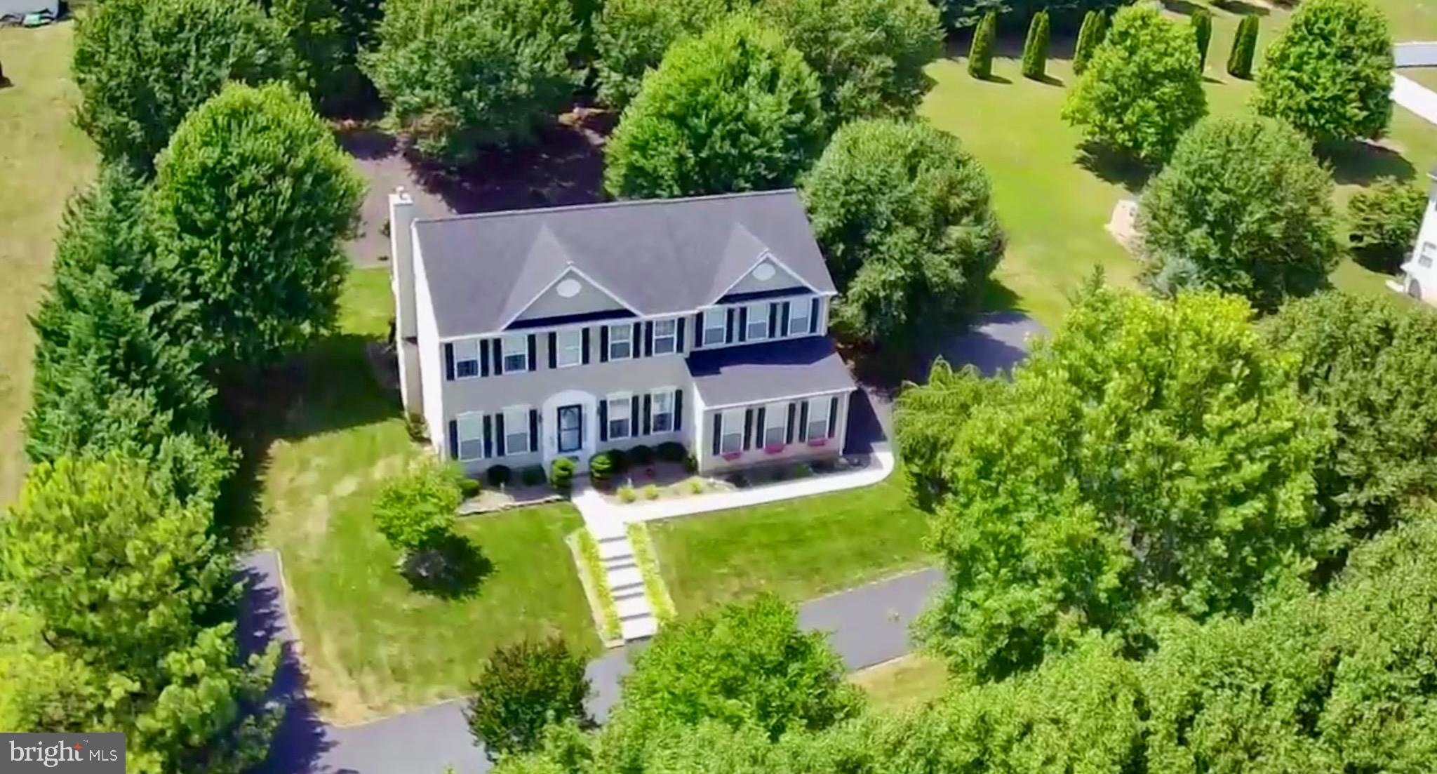 APPLE KNOLLS ESTATES - Residential