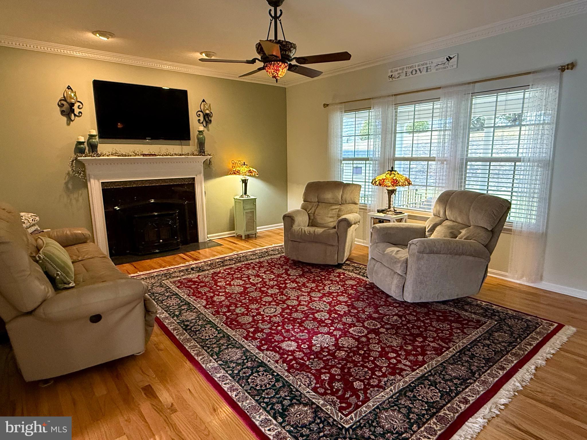 APPLE KNOLLS ESTATES - Residential