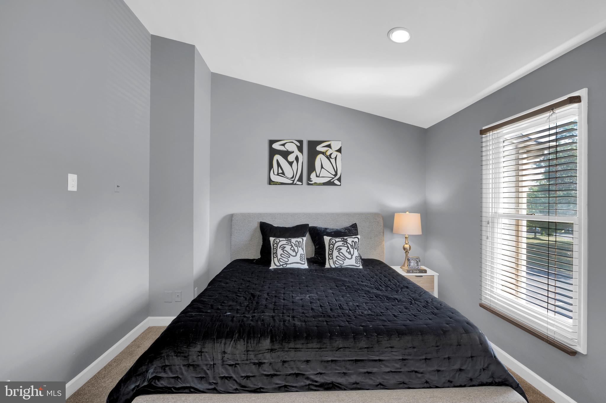 ASHBURN FARM - Residential