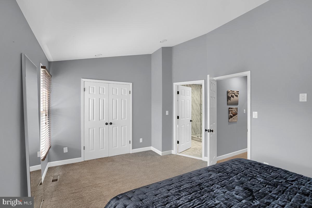 ASHBURN FARM - Residential