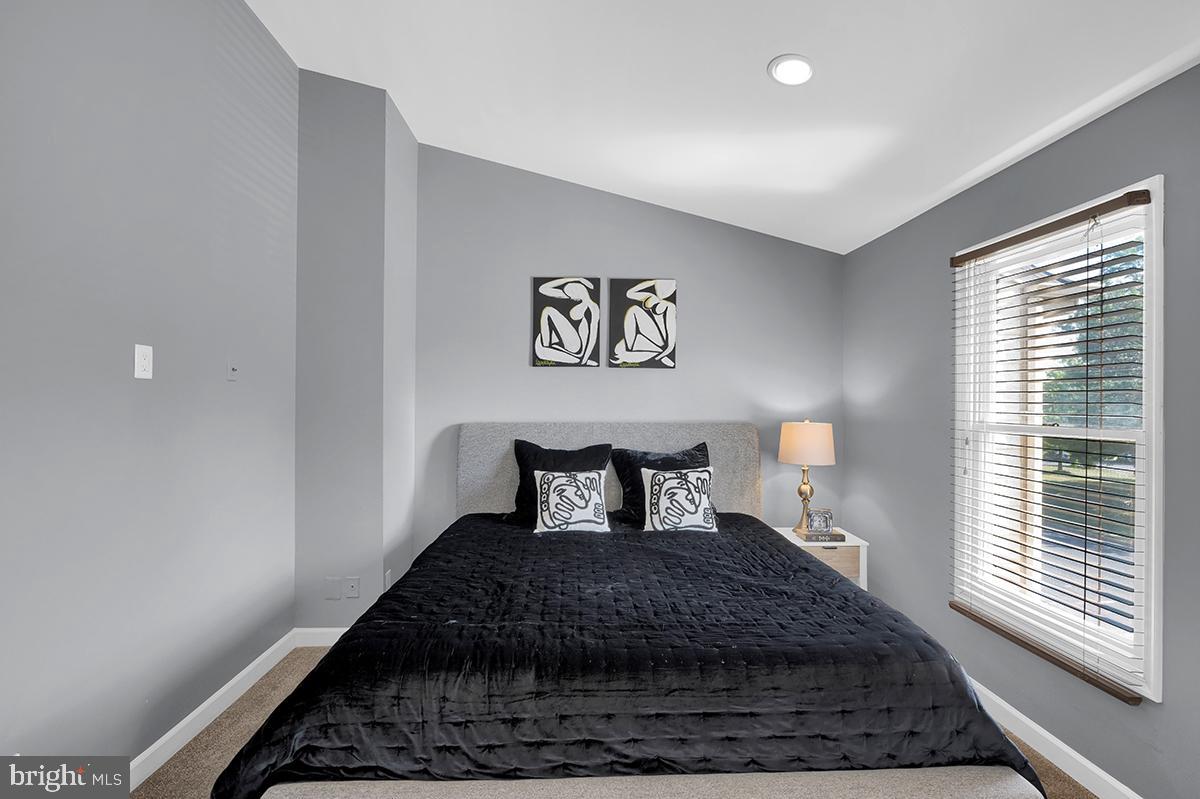 ASHBURN FARM - Residential