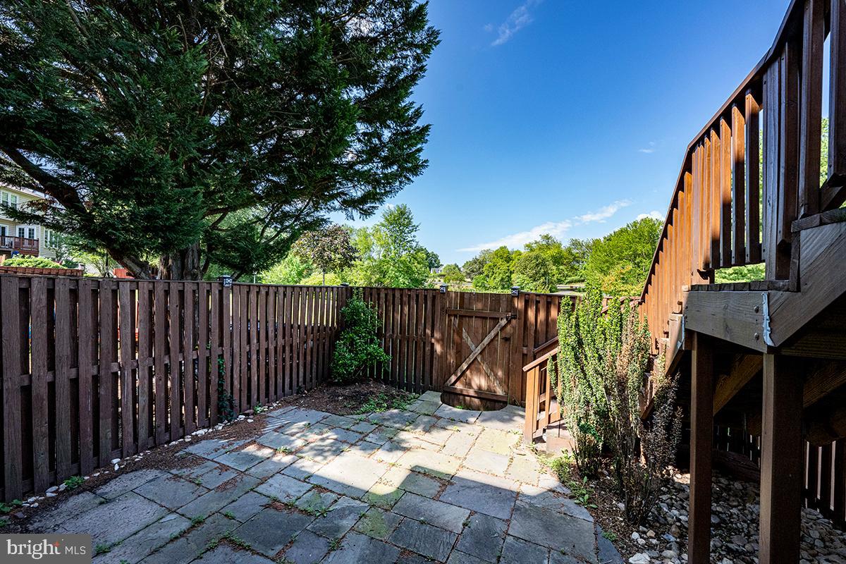 ASHBURN FARM - Residential