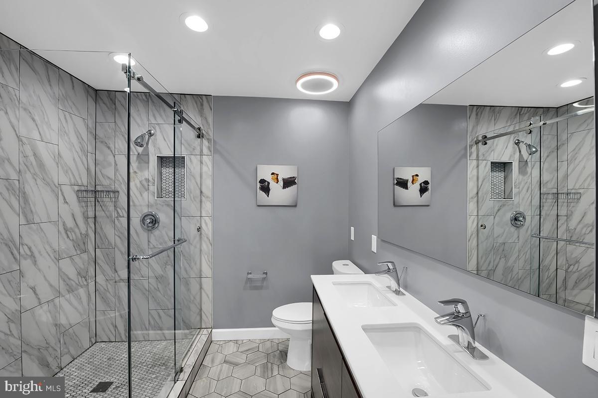 ASHBURN FARM - Residential