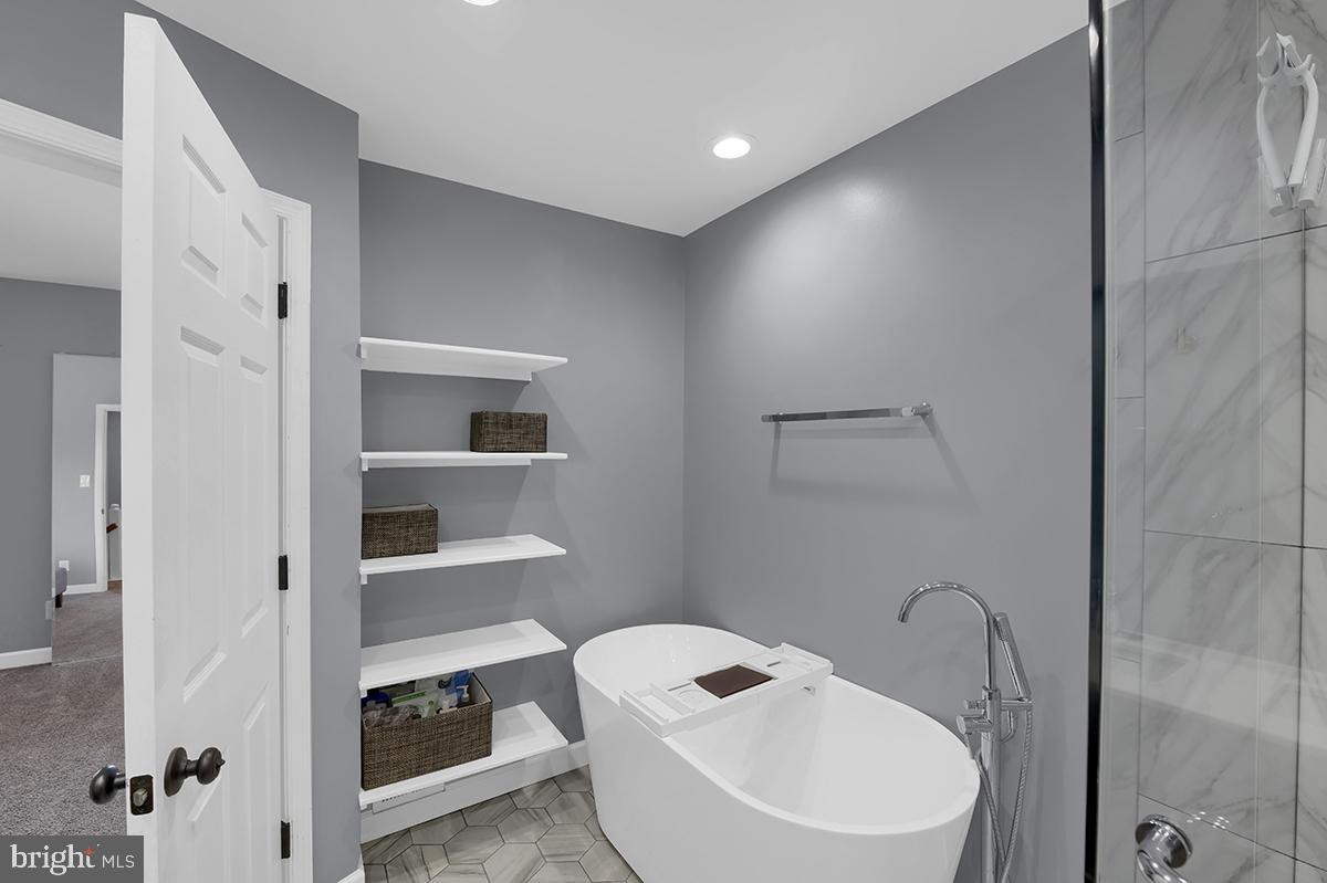 ASHBURN FARM - Residential