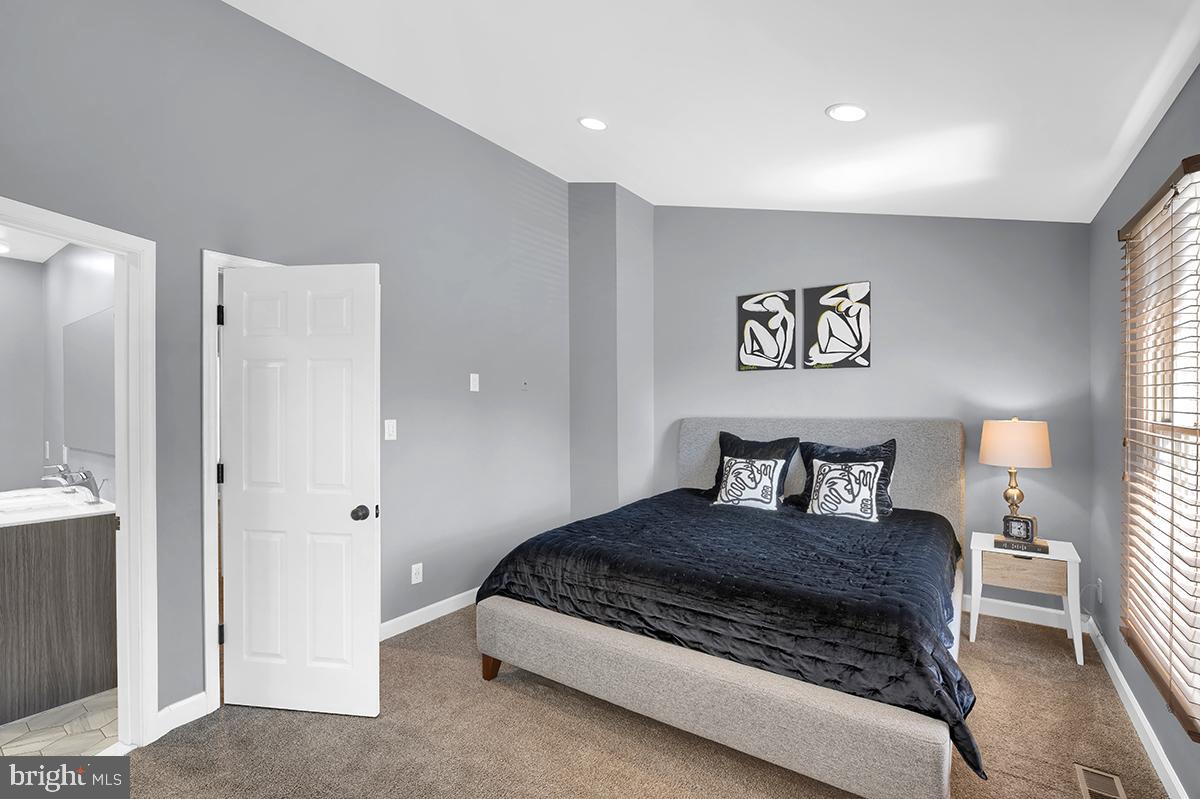 ASHBURN FARM - Residential