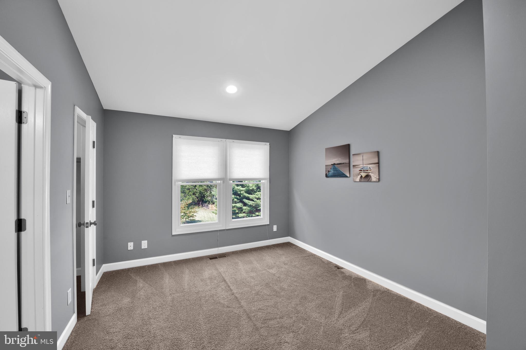 ASHBURN FARM - Residential