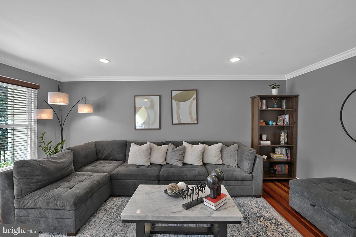 ASHBURN FARM - Residential