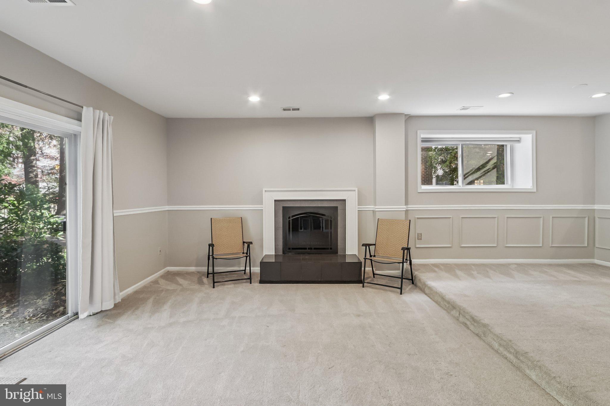 FAIRFAX PLAZA TOWNHOUSES - Residential