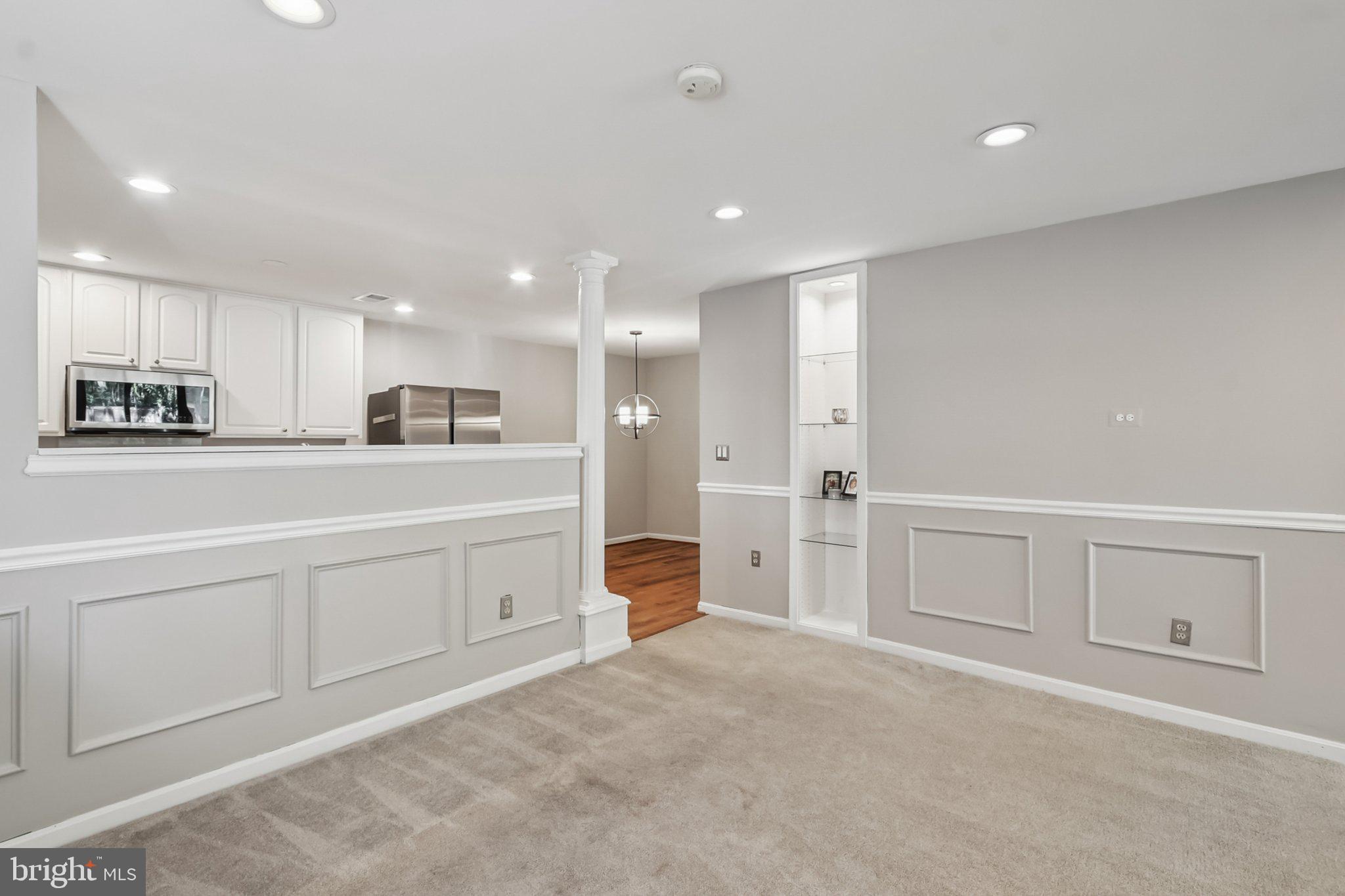 FAIRFAX PLAZA TOWNHOUSES - Residential