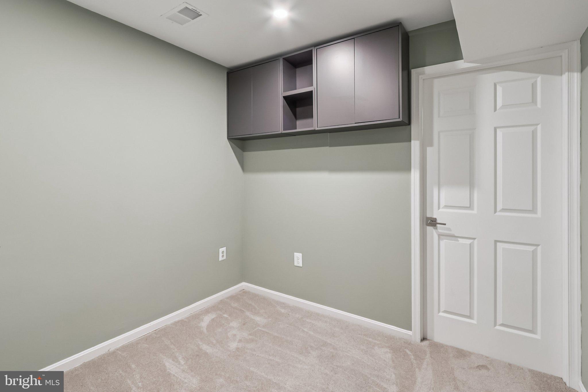 FAIRFAX PLAZA TOWNHOUSES - Residential