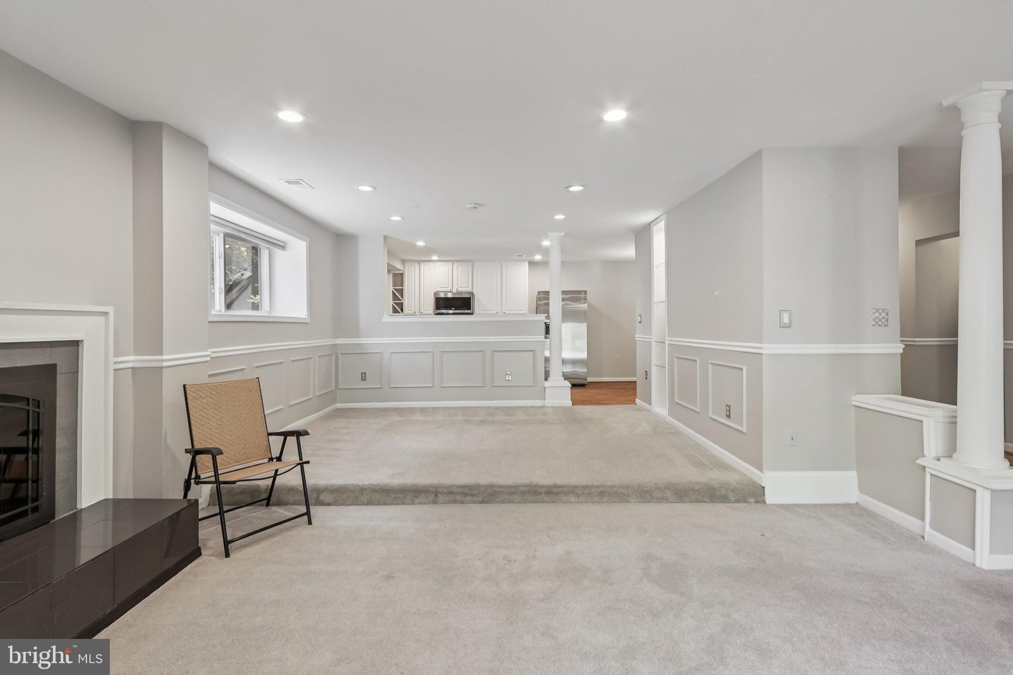 FAIRFAX PLAZA TOWNHOUSES - Residential