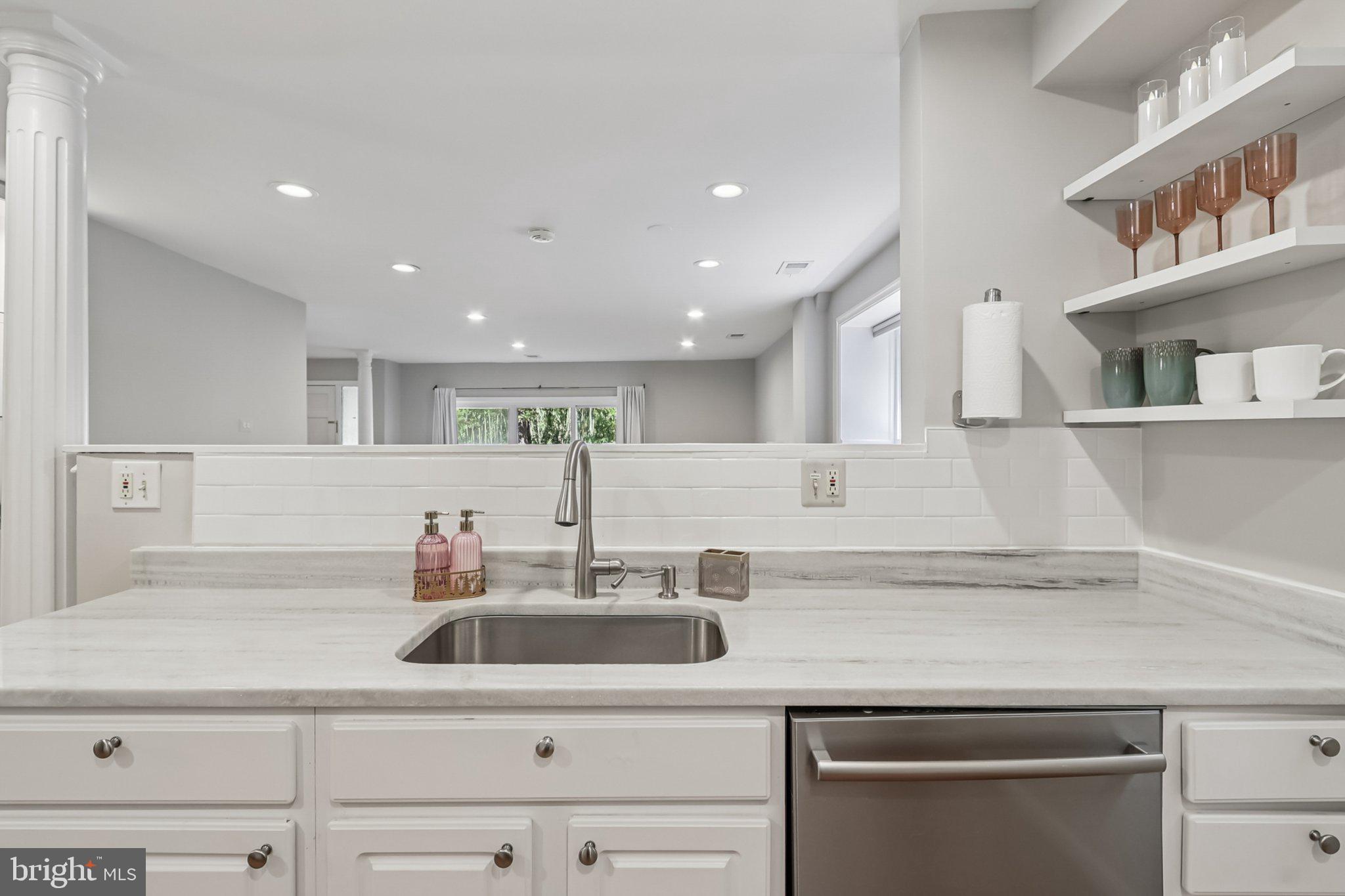 FAIRFAX PLAZA TOWNHOUSES - Residential