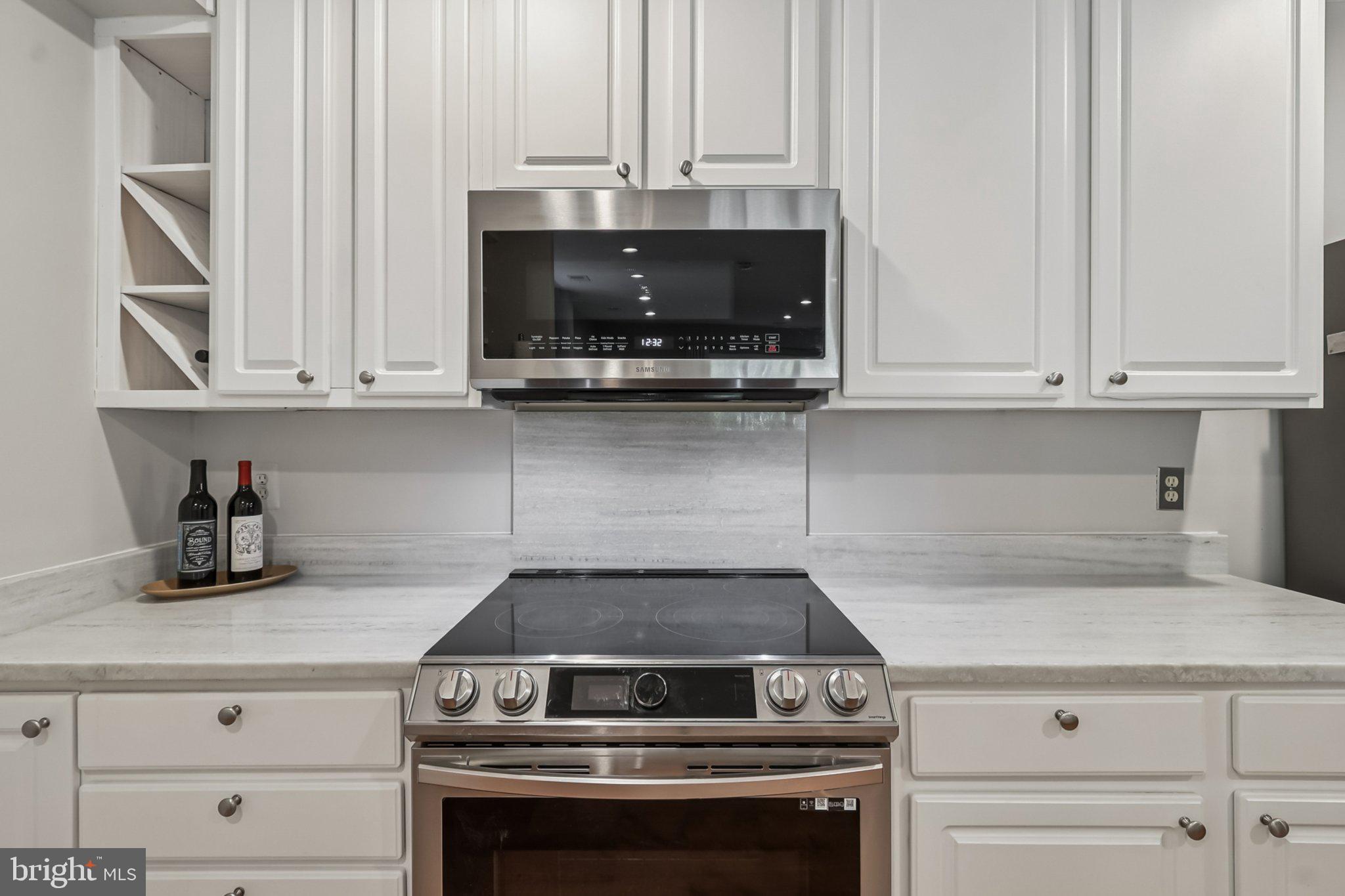 FAIRFAX PLAZA TOWNHOUSES - Residential