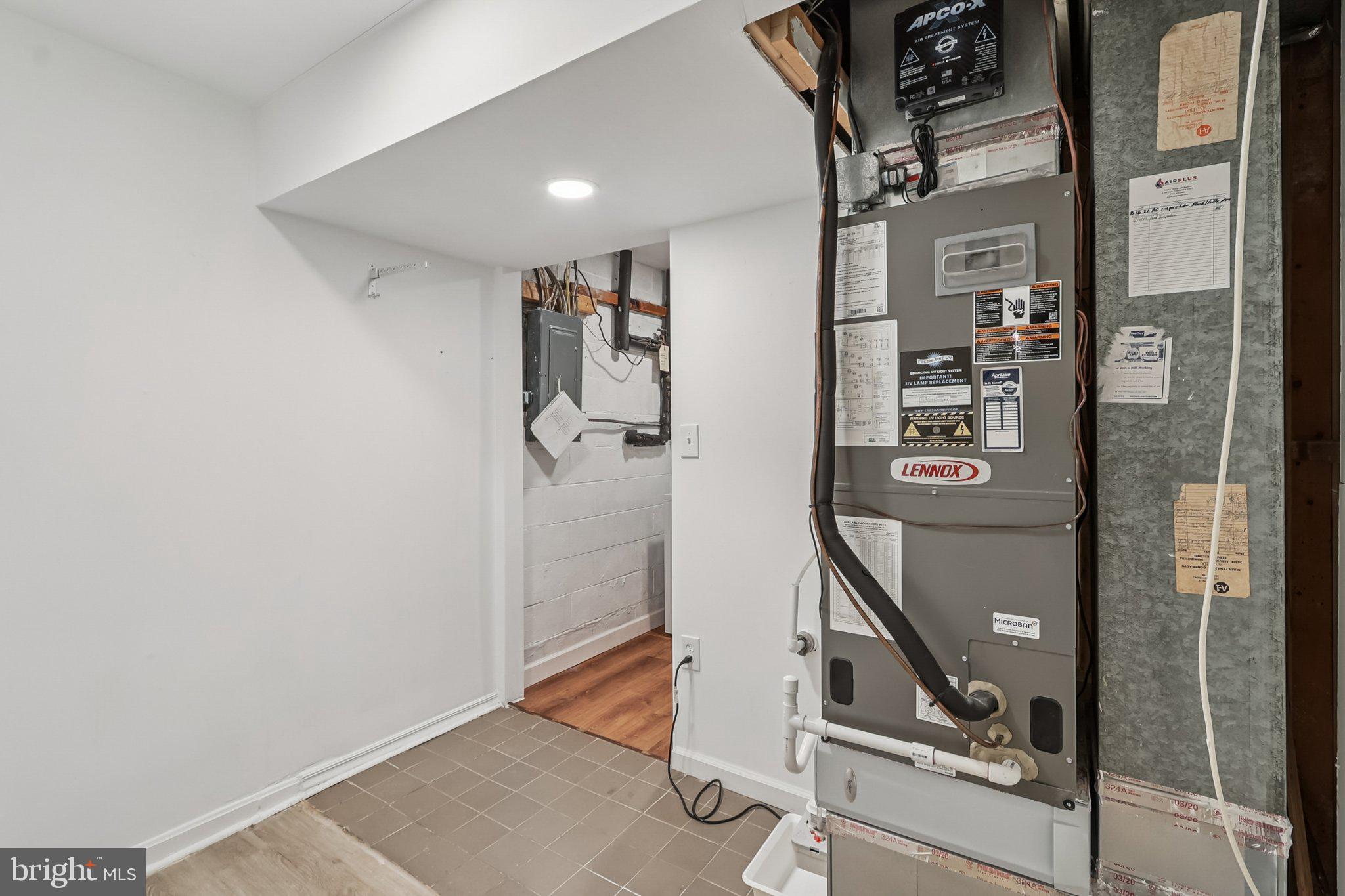 FAIRFAX PLAZA TOWNHOUSES - Residential