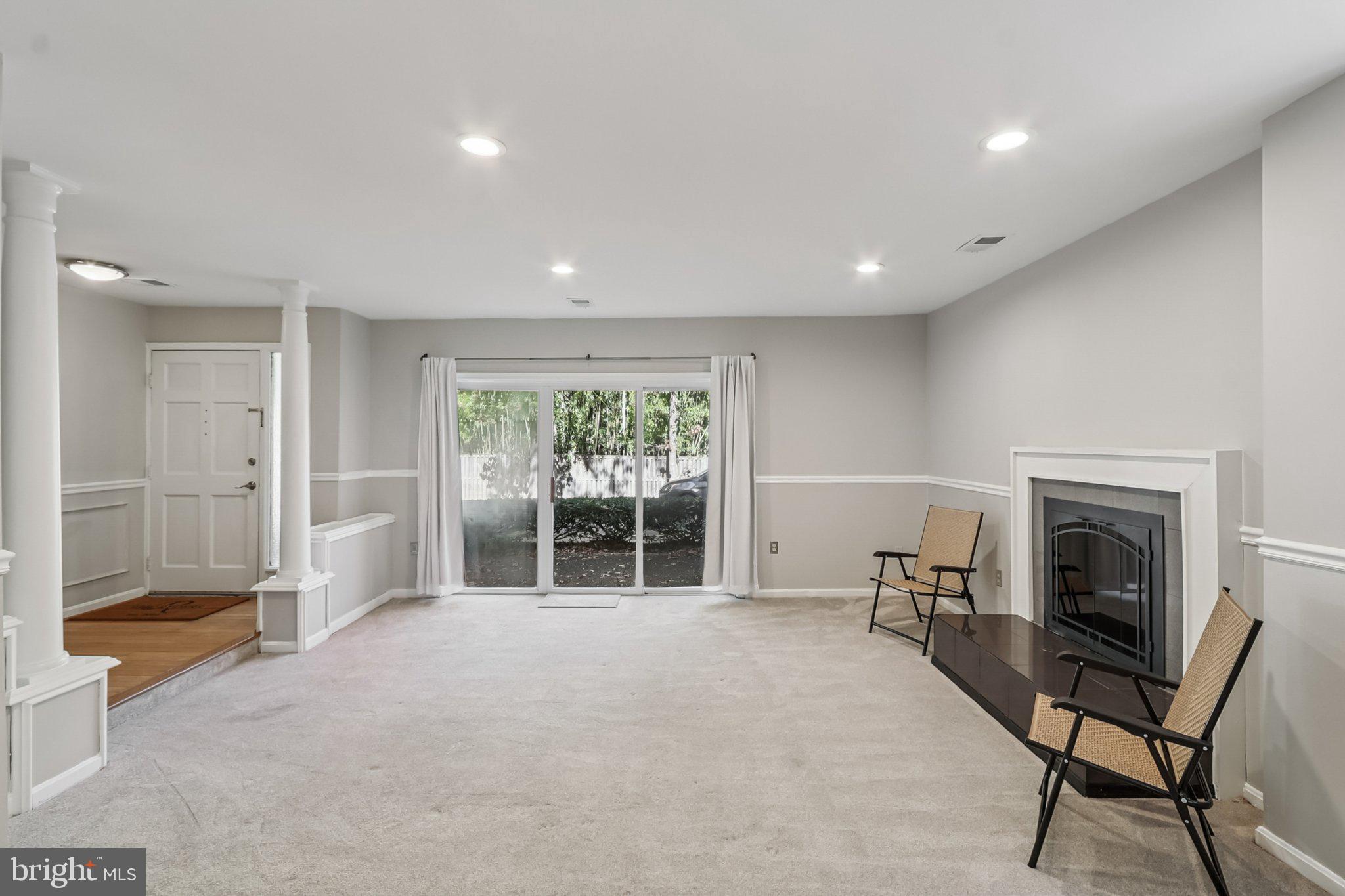 FAIRFAX PLAZA TOWNHOUSES - Residential