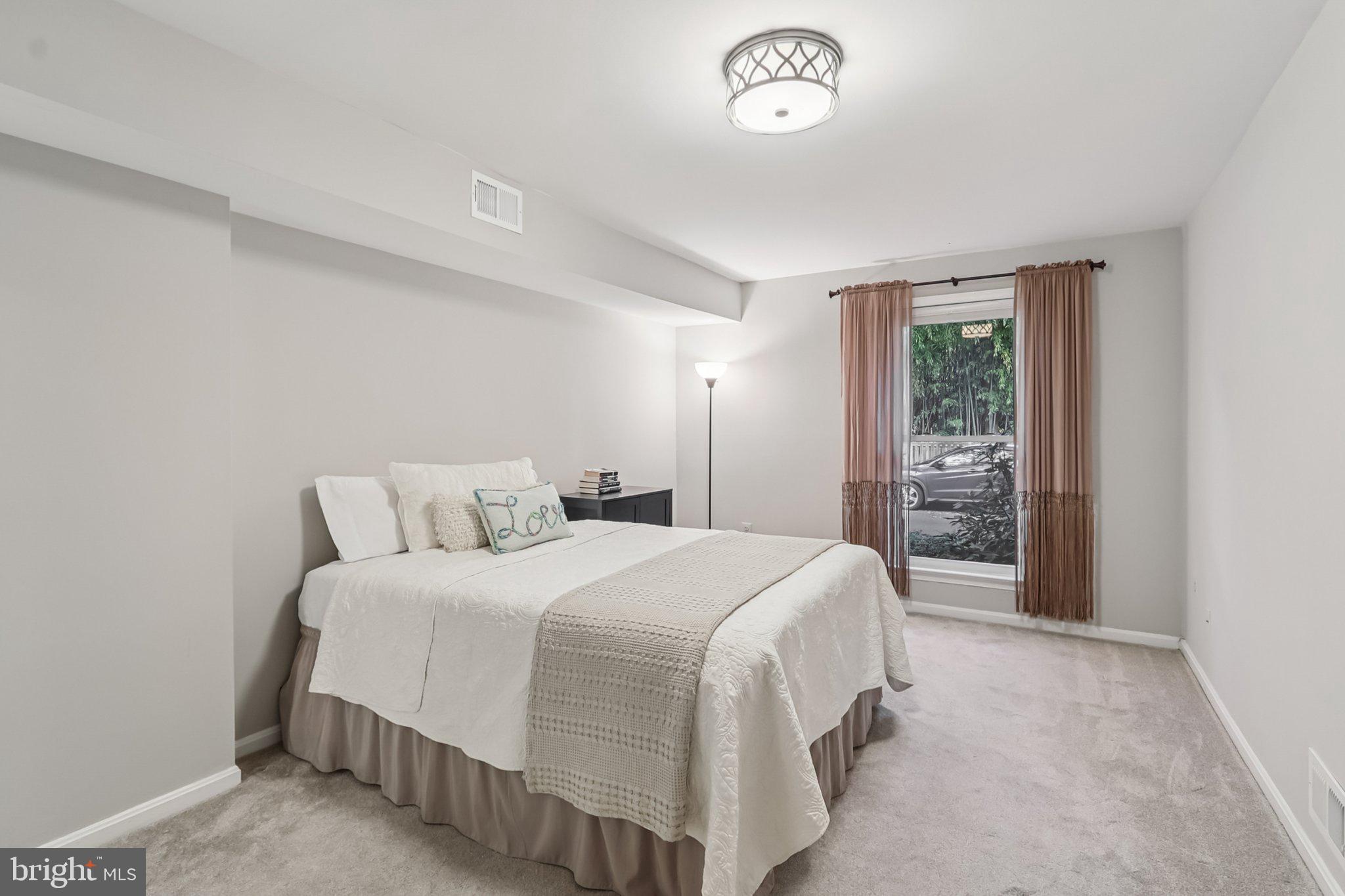 FAIRFAX PLAZA TOWNHOUSES - Residential