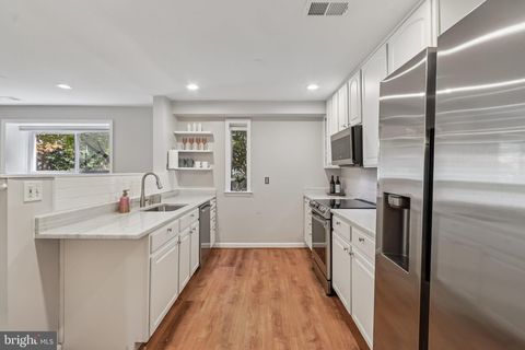 3769 PERSIMMON CIRCLE FAIRFAX VA 22031