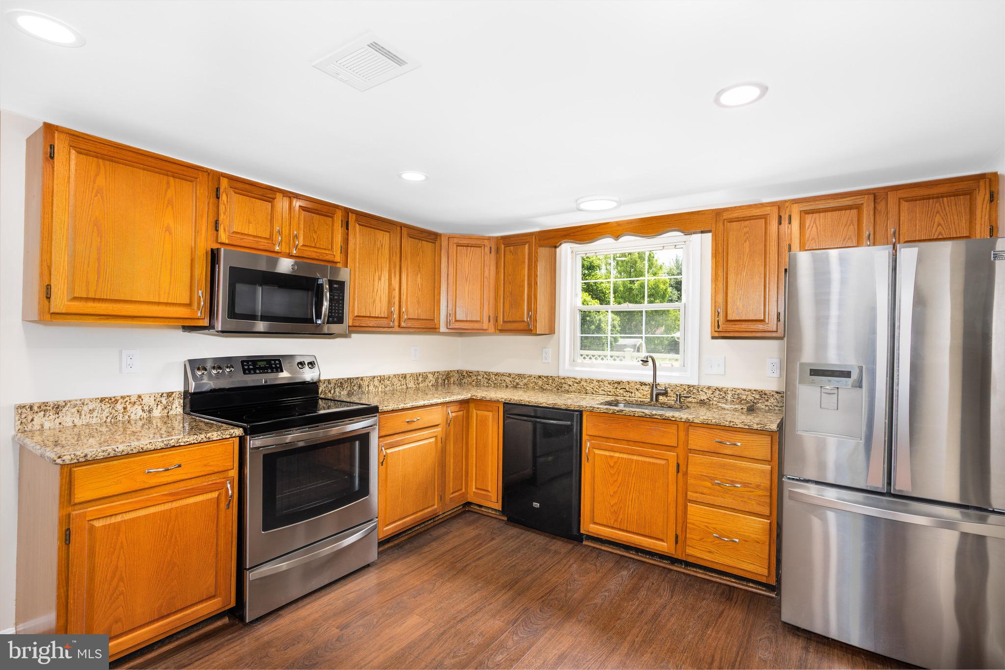7899 HUGUENOT COURT