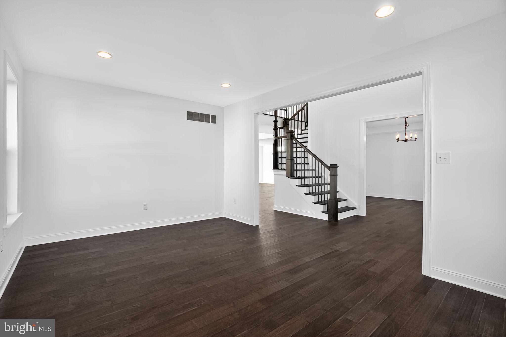 THE MEADOWS AT LONGVIEW - Residential