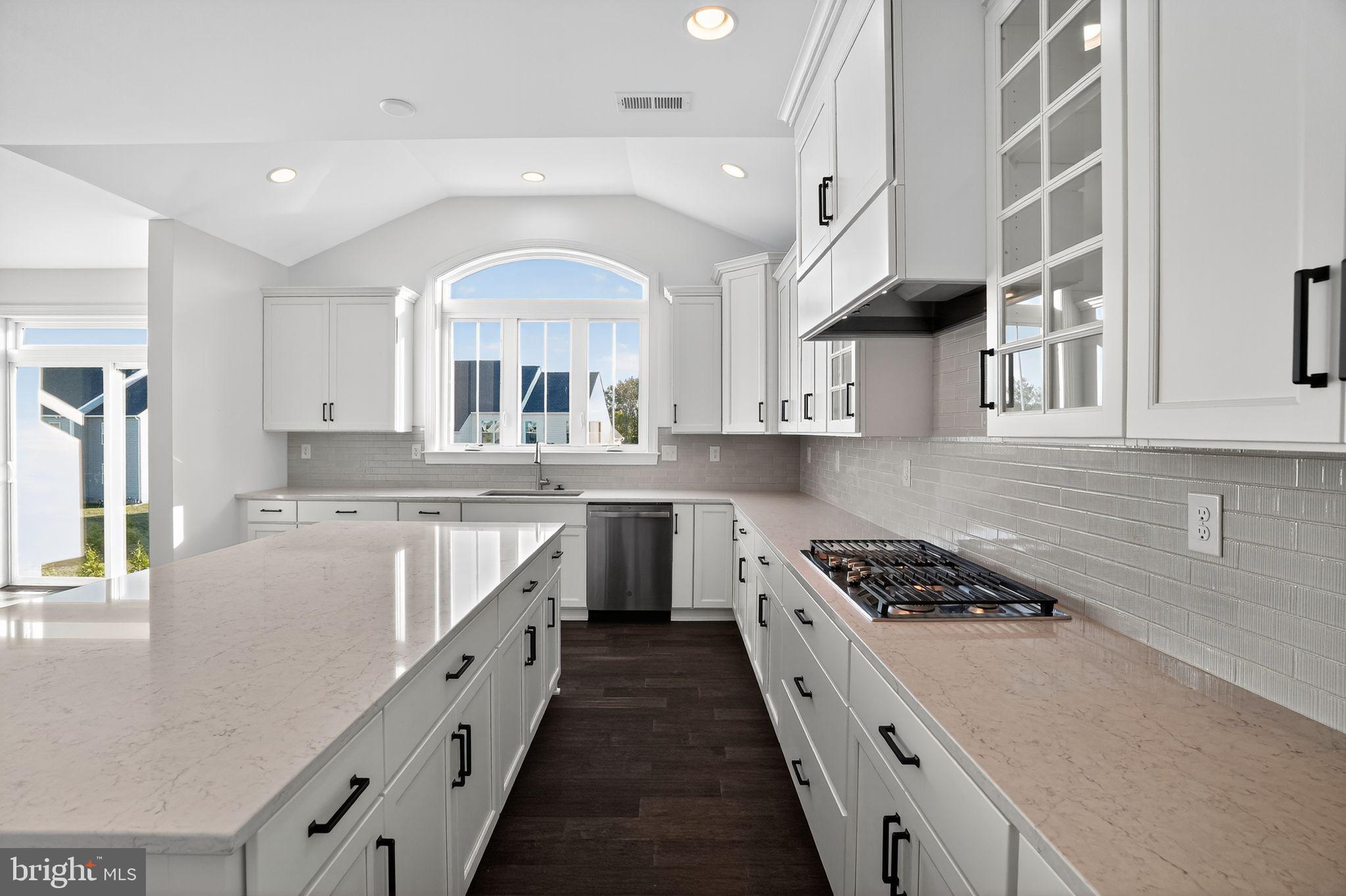 THE MEADOWS AT LONGVIEW - Residential