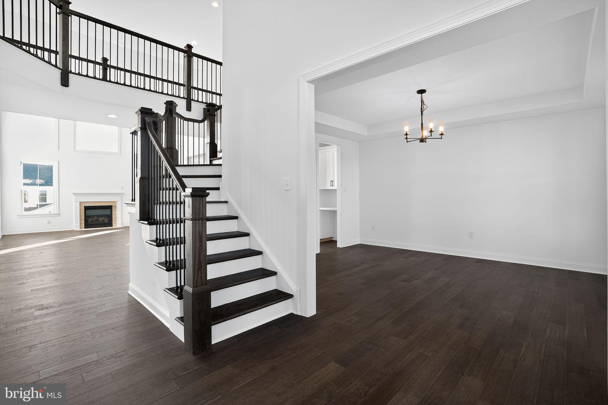 THE MEADOWS AT LONGVIEW - Residential