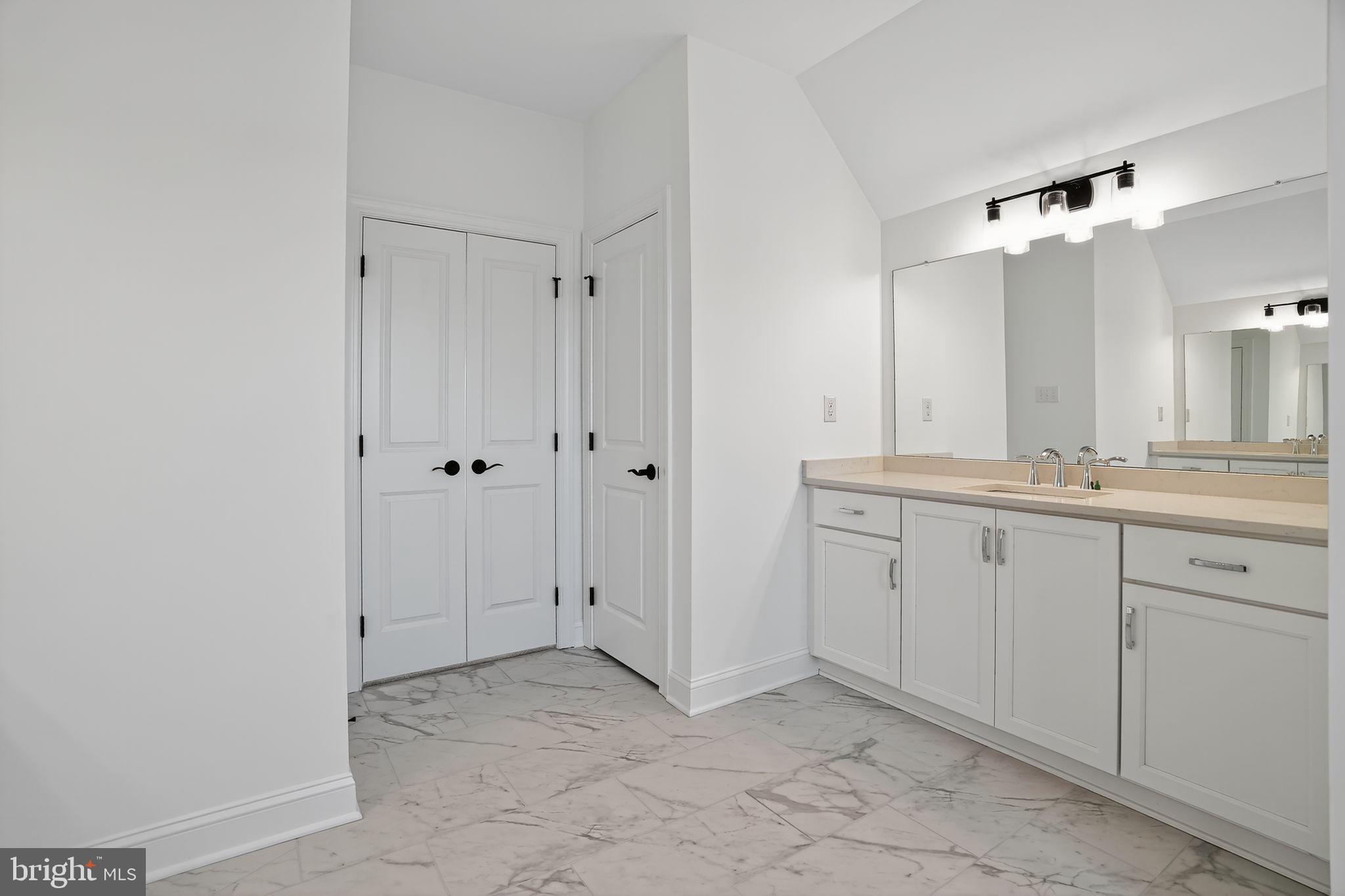 THE MEADOWS AT LONGVIEW - Residential