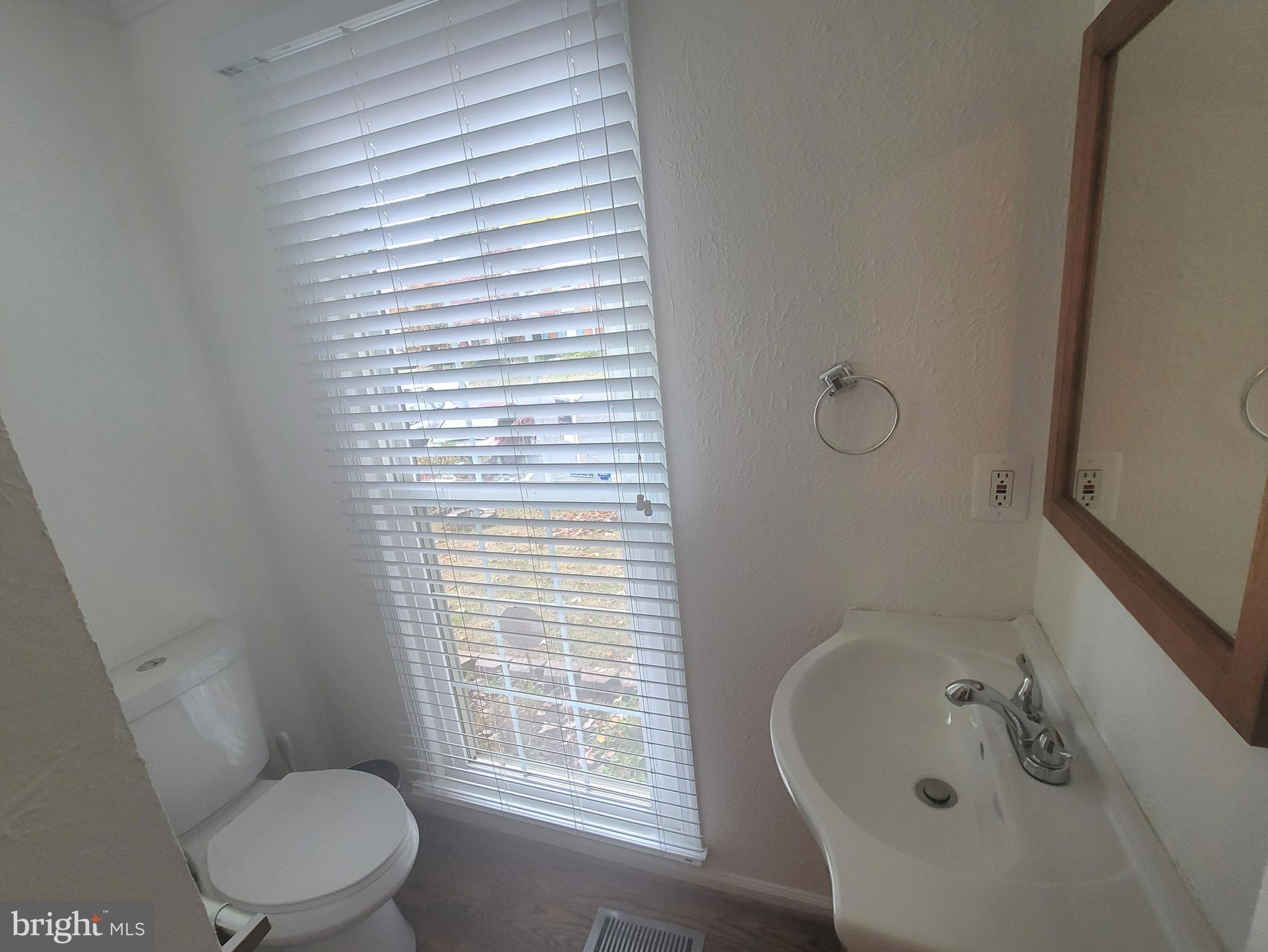 OLD MILL COMMUNITY - Residential Lease