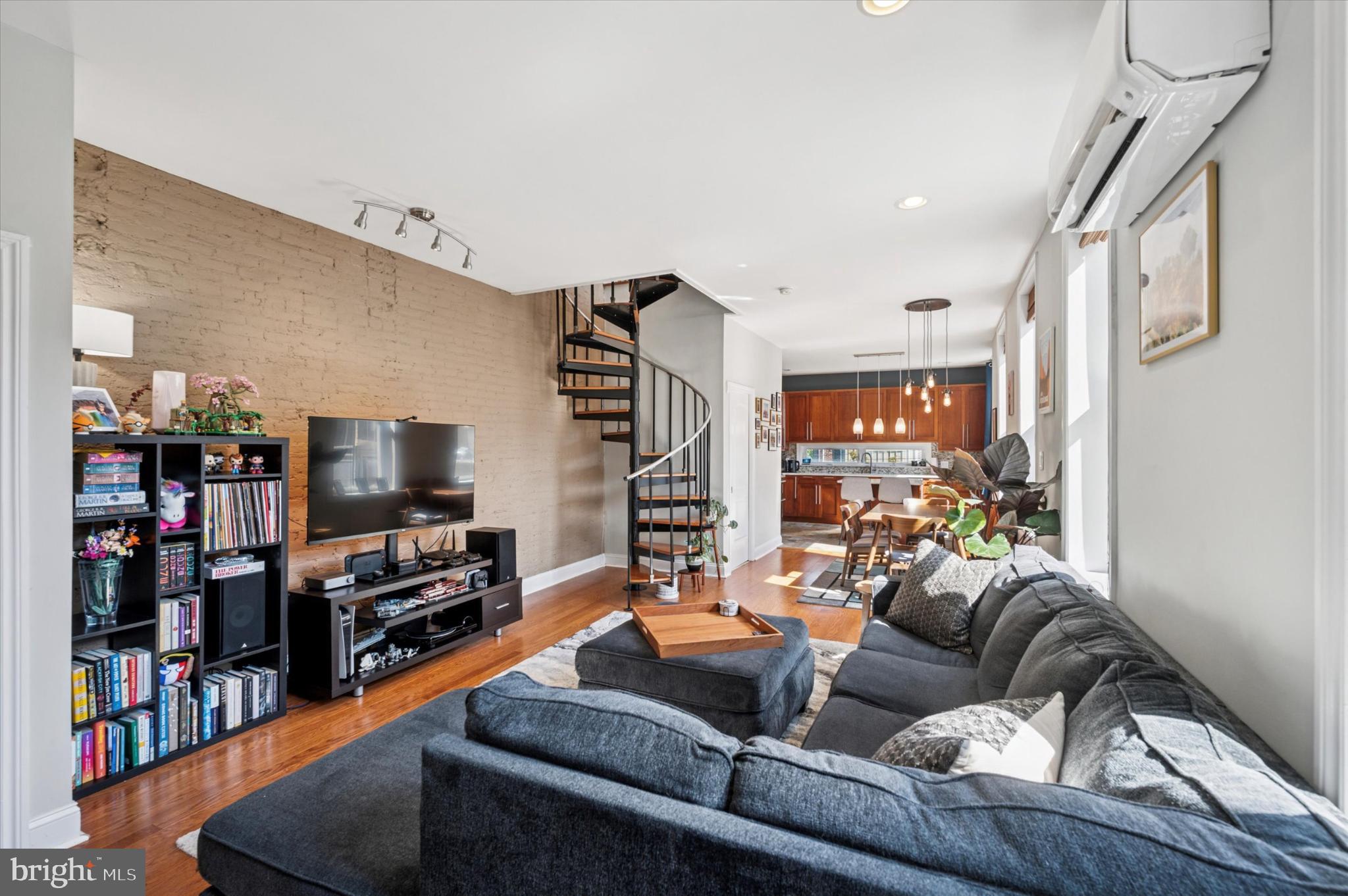 1111 MOUNT VERNON STREET 3