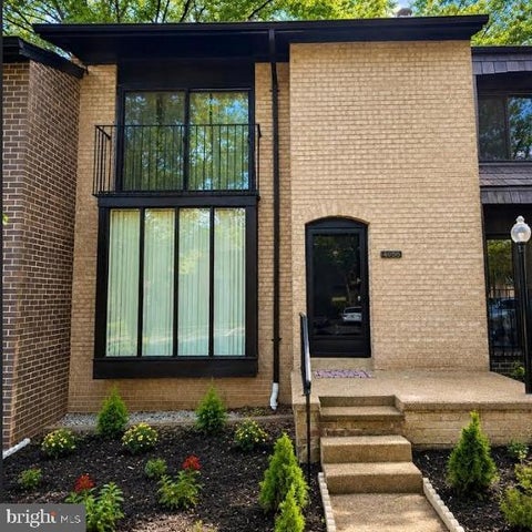 Photo of 4936 Sauquoit Lane, ANNANDALE, VA 22003 (MLS # VAFX2322588)