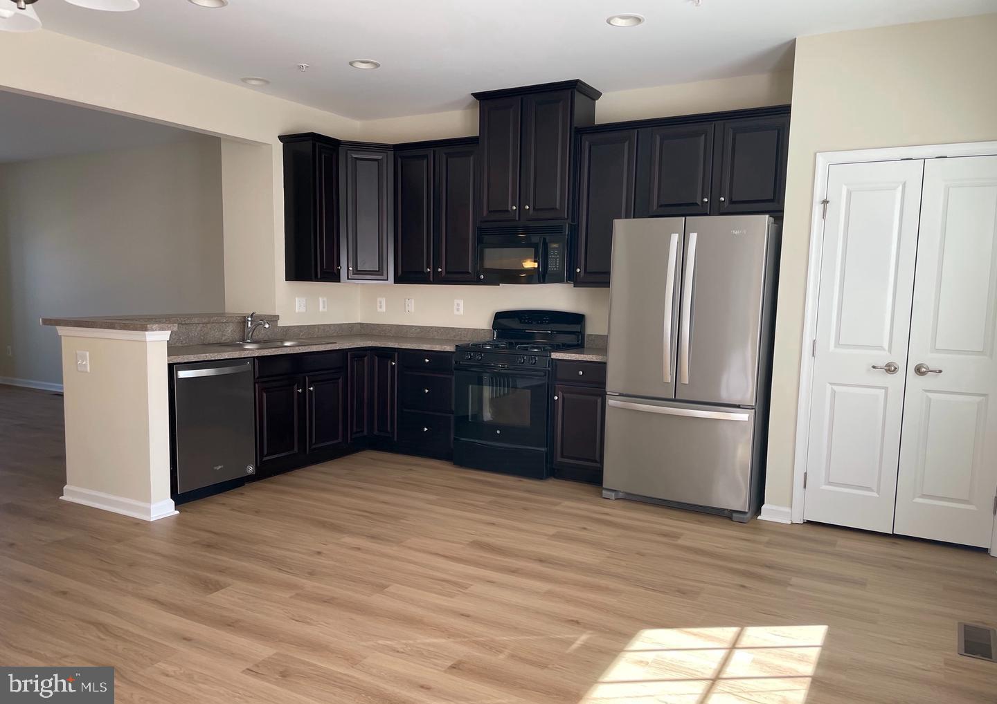 PARKSIDE - Residential Lease