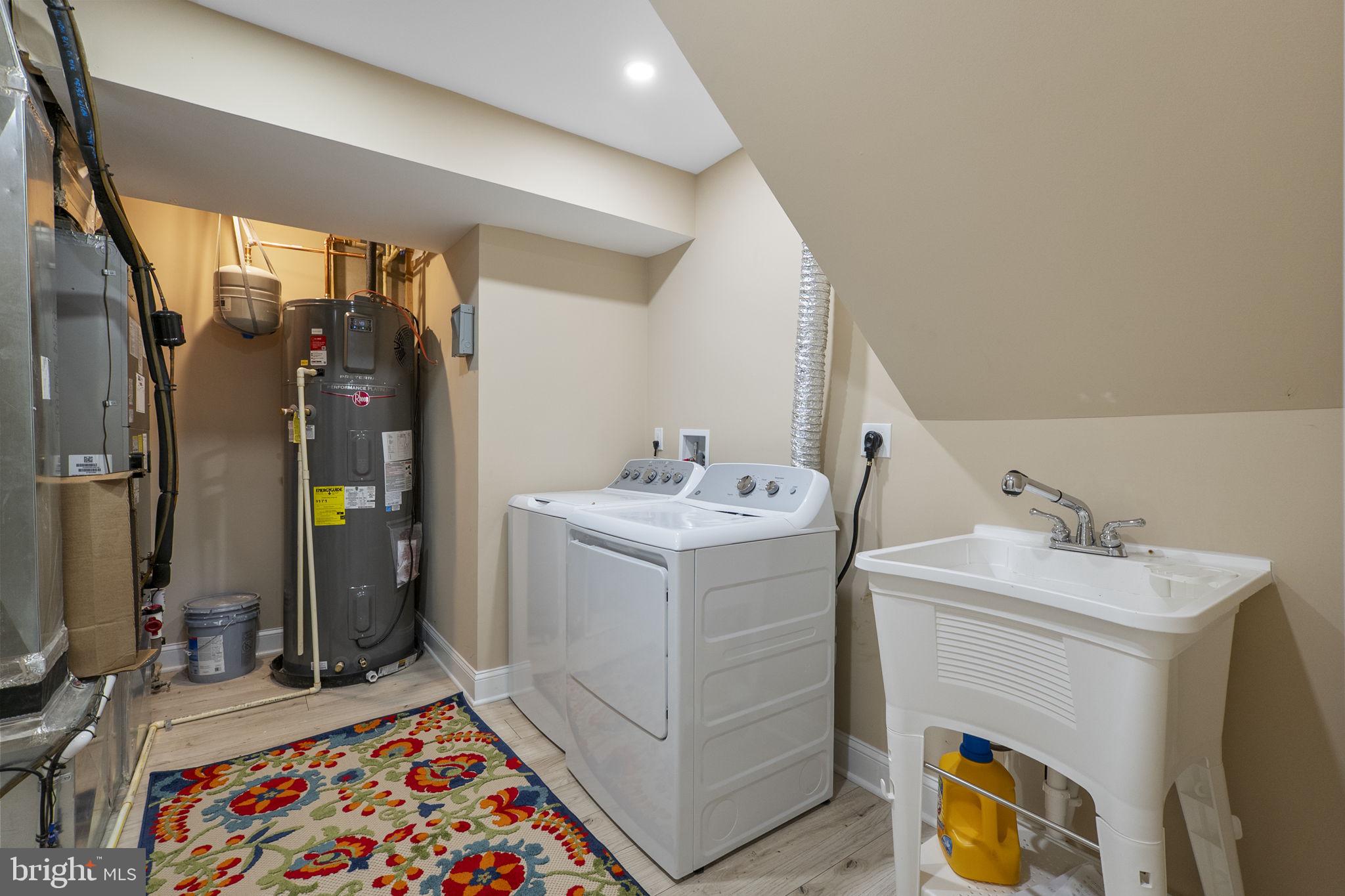 BARNESVILLE OUTSIDE - Residential