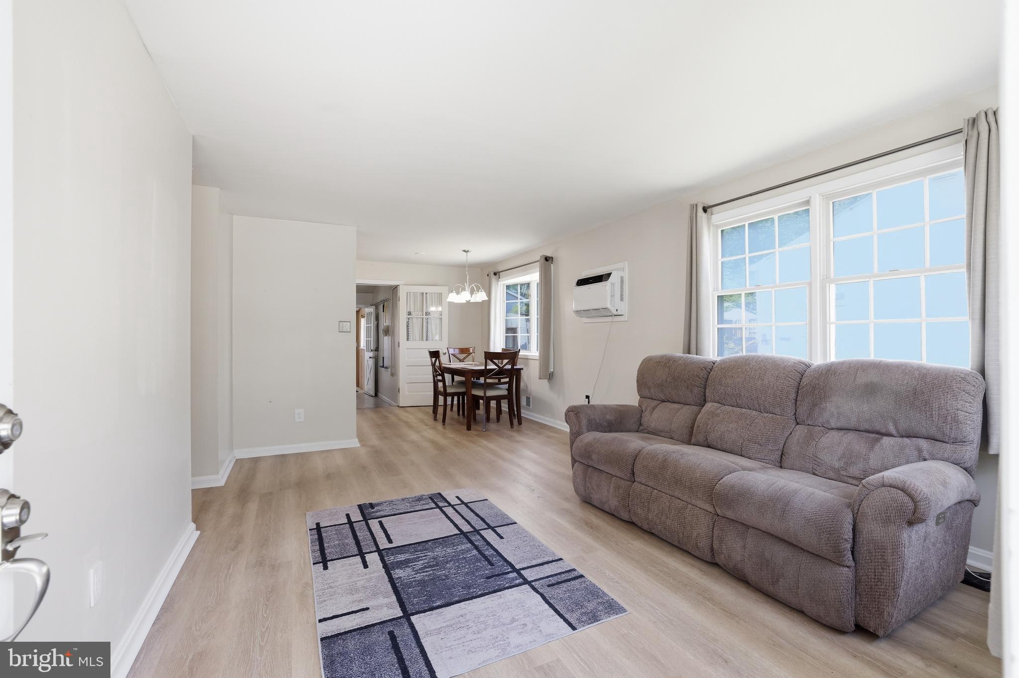 HYATTSVILLE - Residential