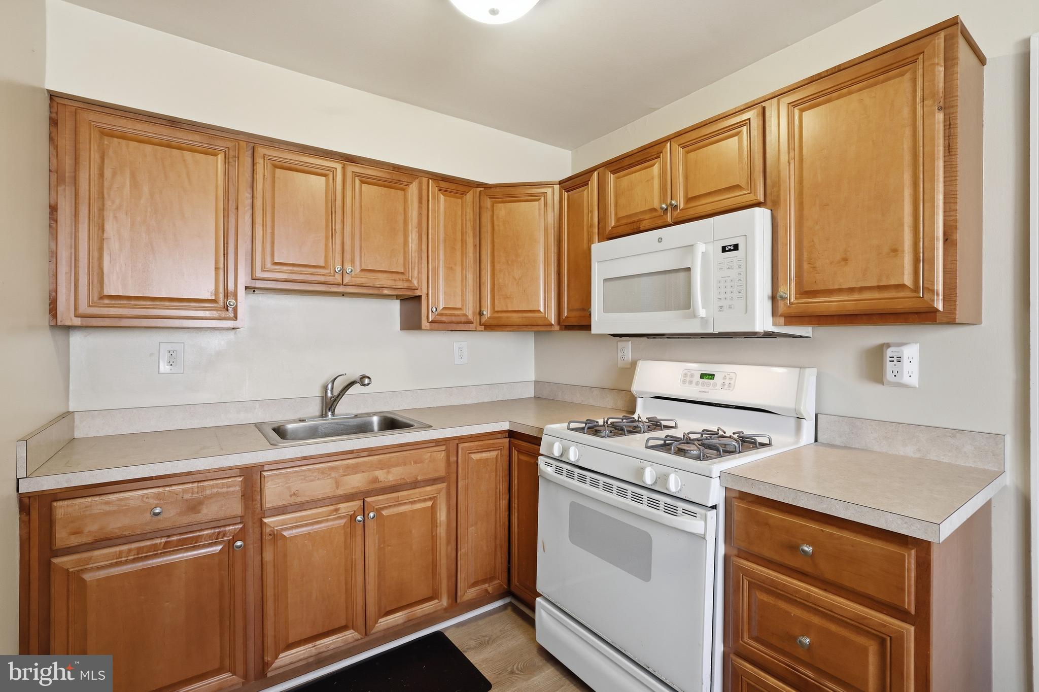 HYATTSVILLE - Residential
