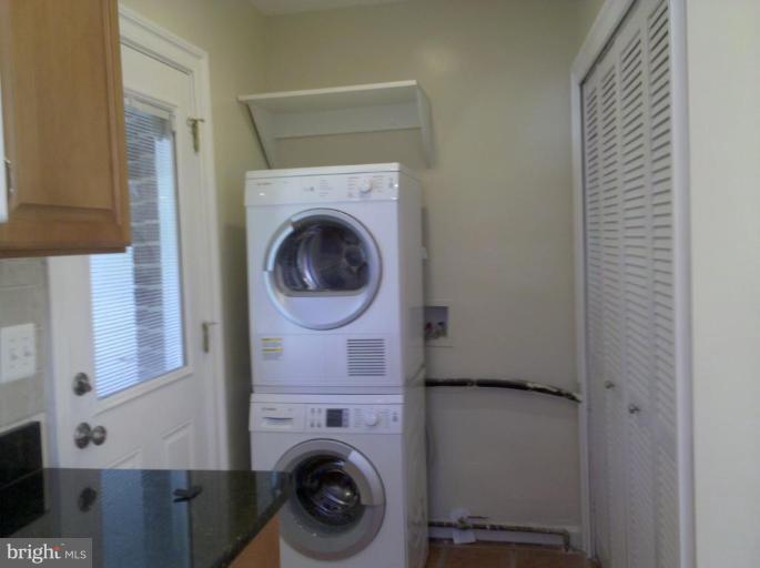 PT ROCKVILLE TWN RES 1 - Residential Lease