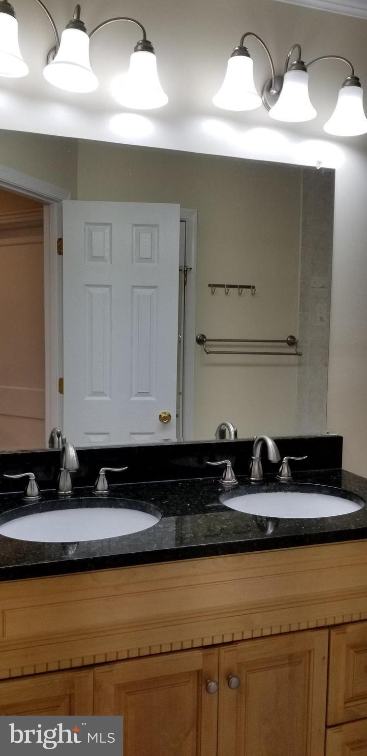 PT ROCKVILLE TWN RES 1 - Residential Lease