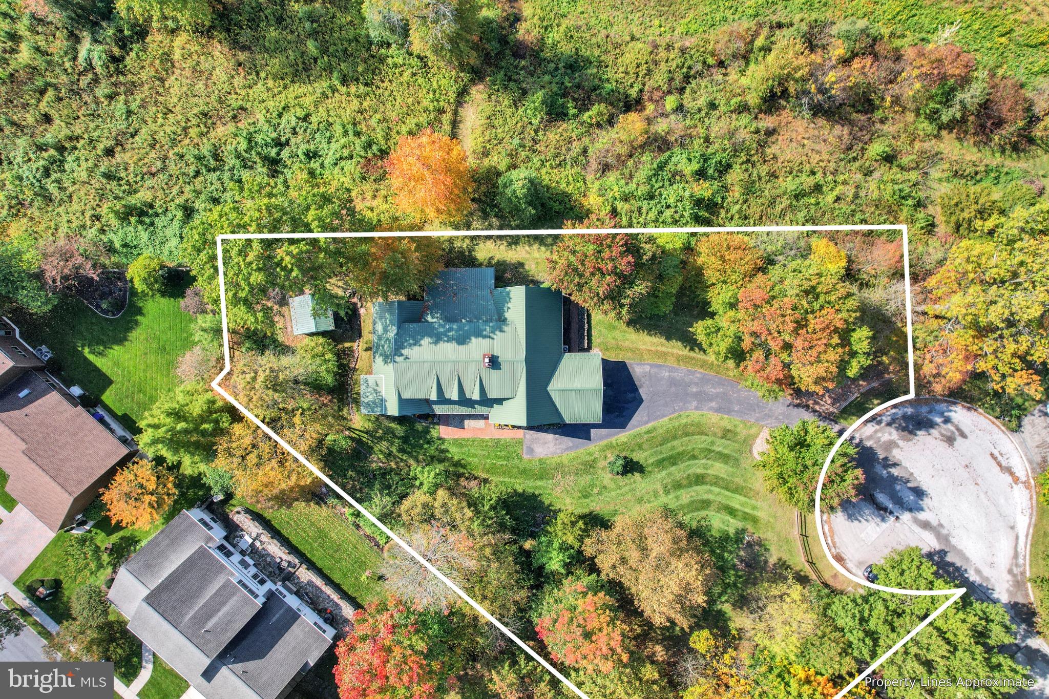 1002 LONG LANE