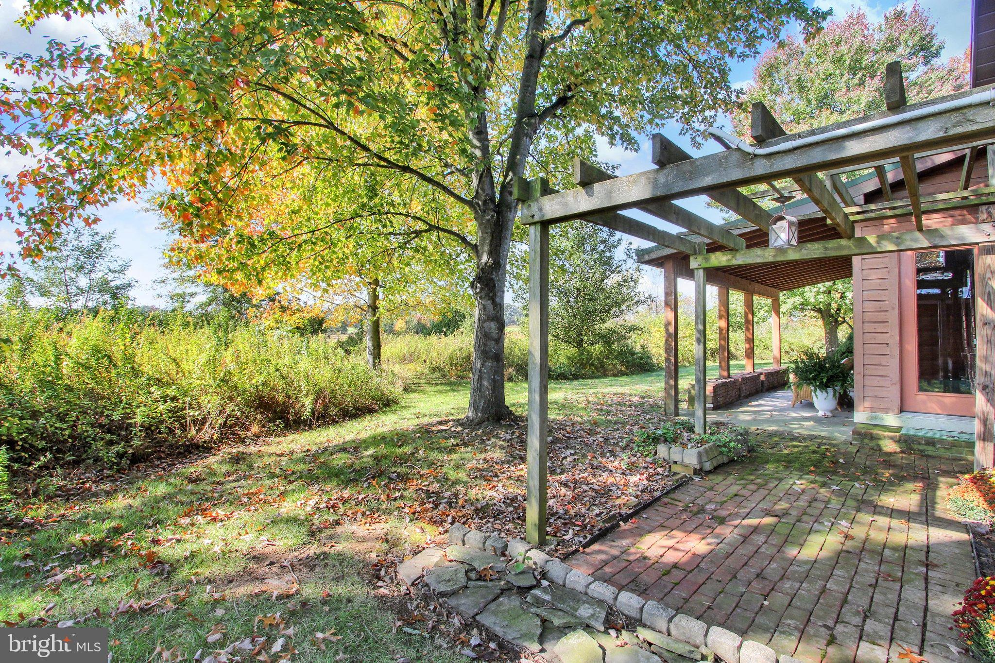 1002 LONG LANE