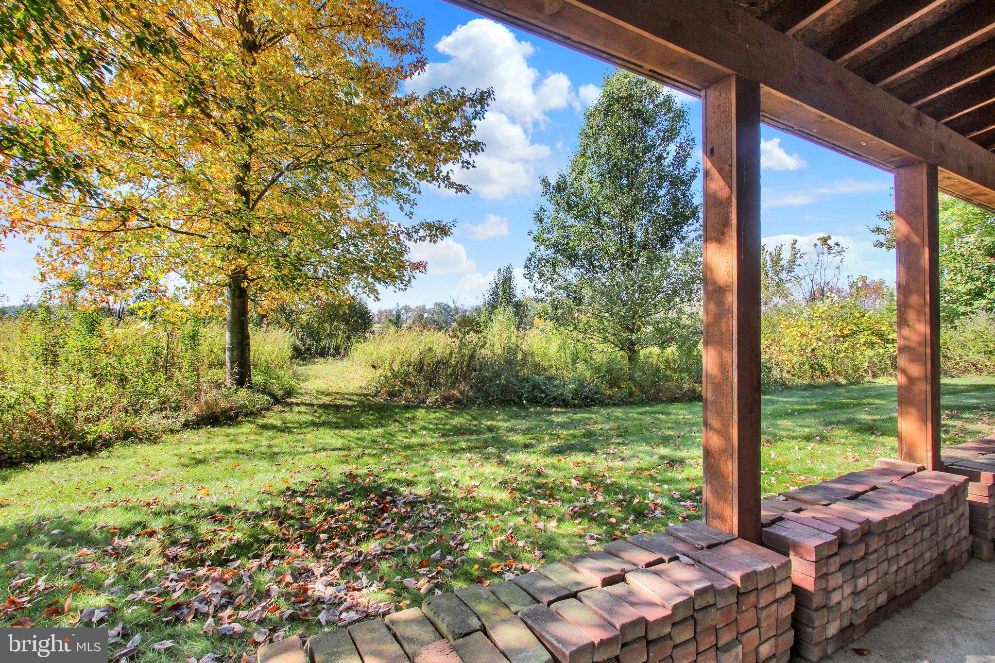 1002 LONG LANE