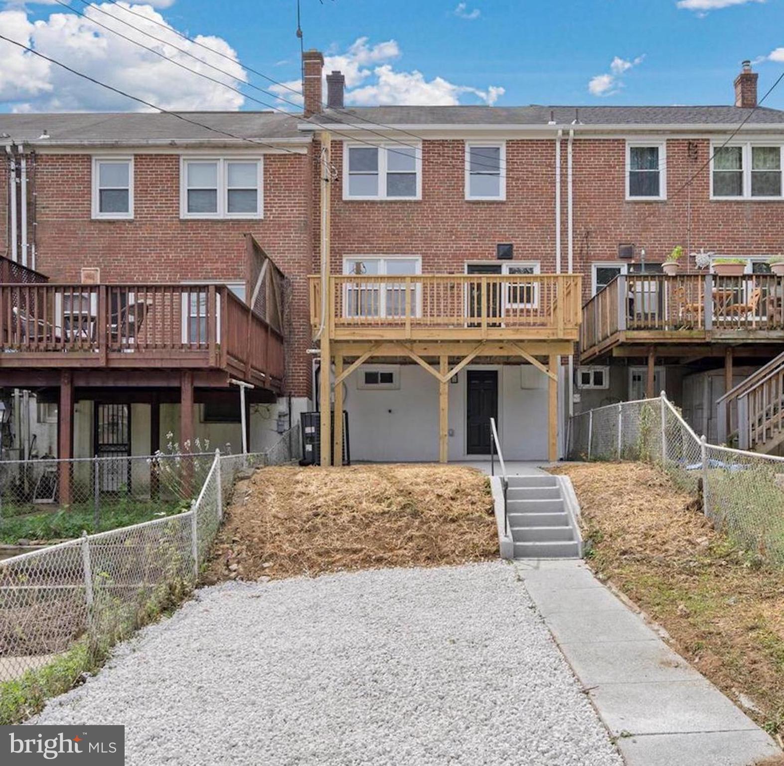 IDLEWOOD - Residential Lease