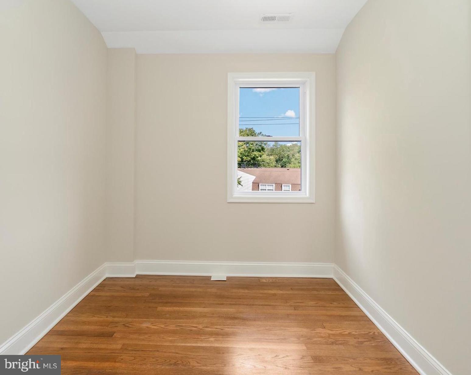 IDLEWOOD - Residential Lease