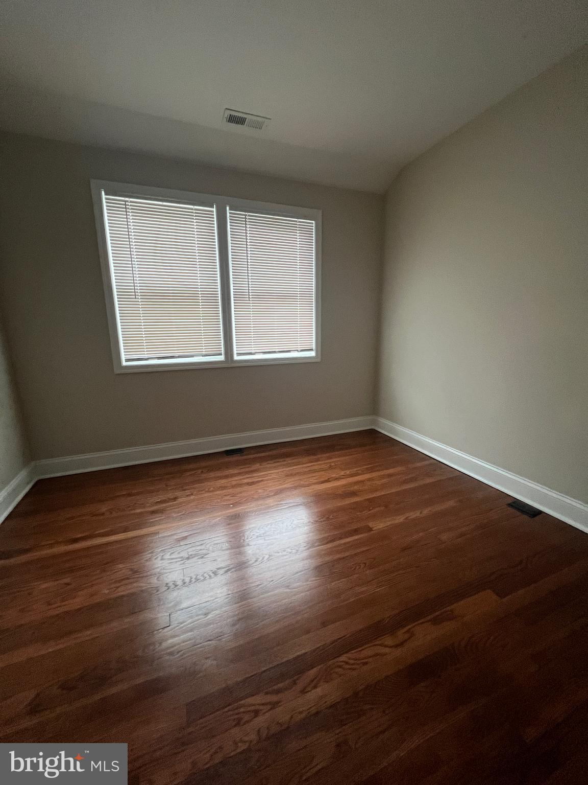 IDLEWOOD - Residential Lease