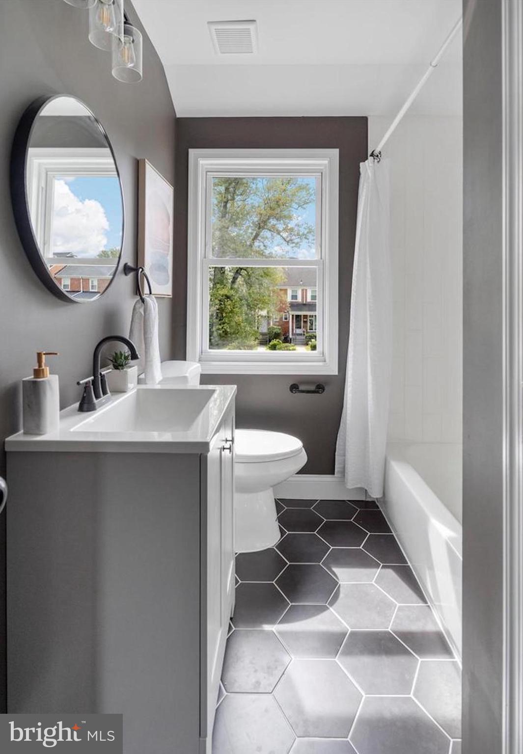 IDLEWOOD - Residential Lease