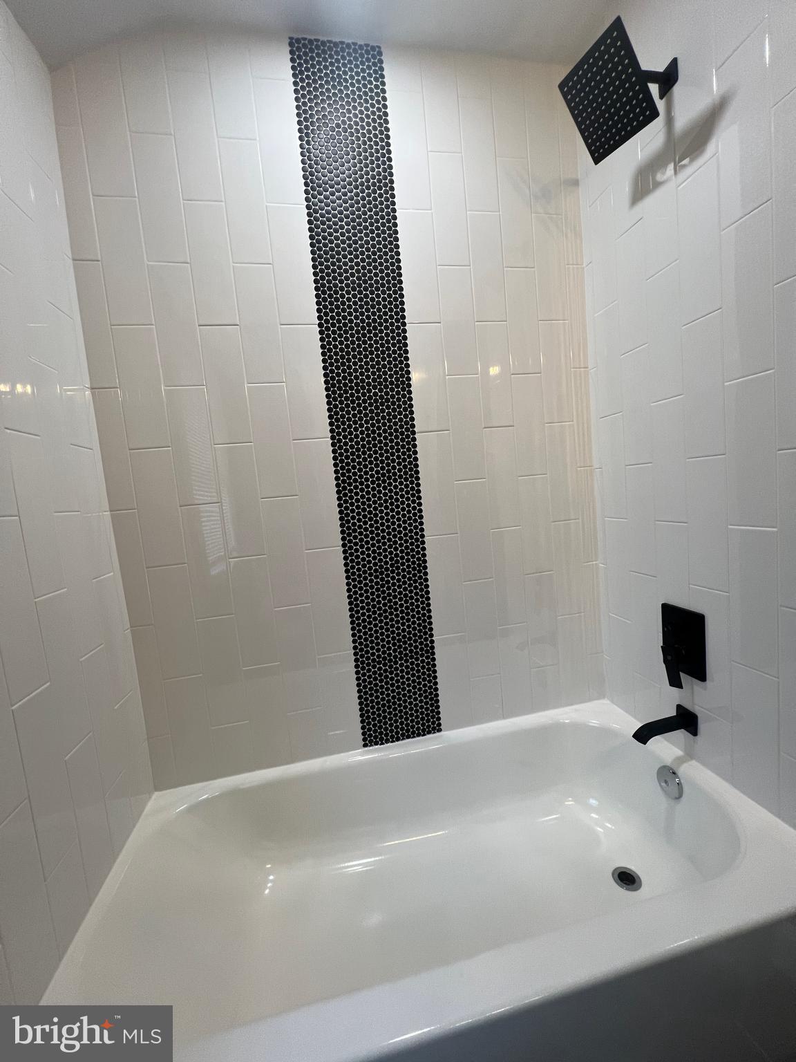 IDLEWOOD - Residential Lease